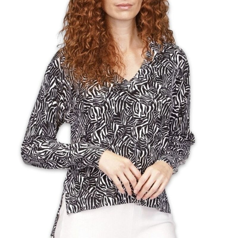 Michael Kors Michael Kors Sweater Long Sleeves Zebra Black/White L NWT Size L / US 10 / IT 46 - 1 Thumbnail