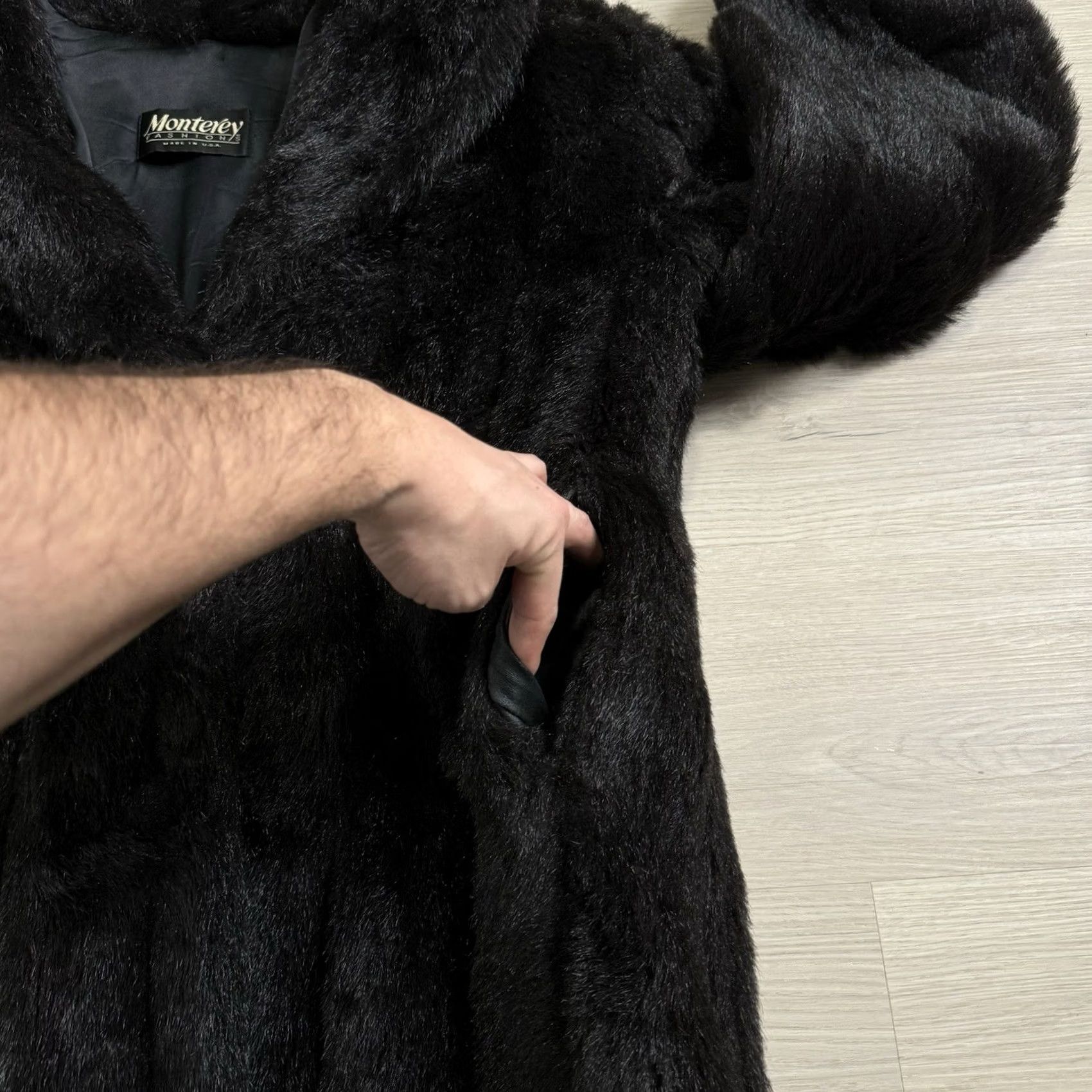 Vintage VINTAGE Monterey USA Black Faux Fur Coat Jacket Medium Women Overcoat 80s 90s Formal Party/Dress Size M / US 6-8 / IT 42-44 - 6 Thumbnail