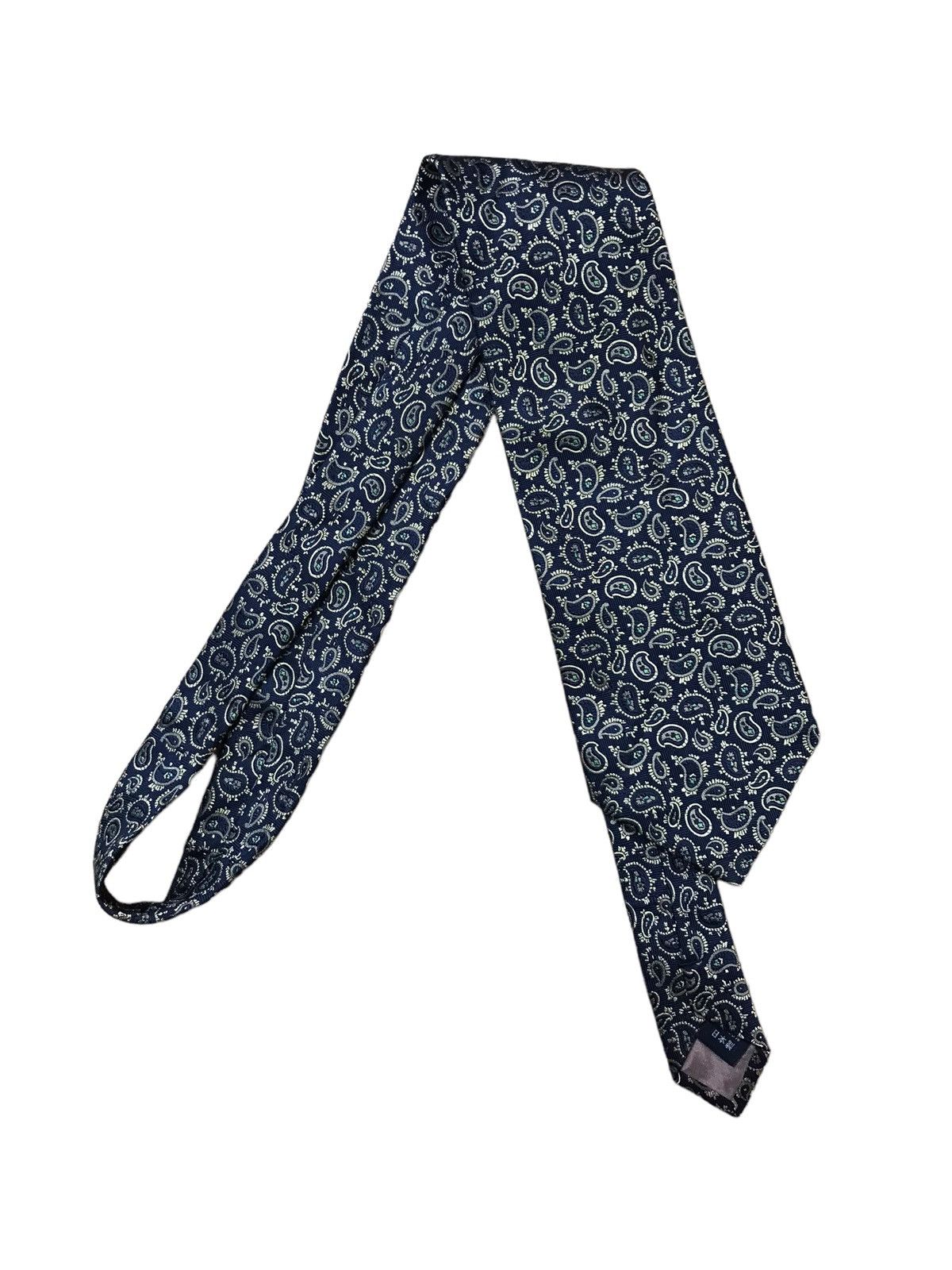 Aquascutum Paisley Neck