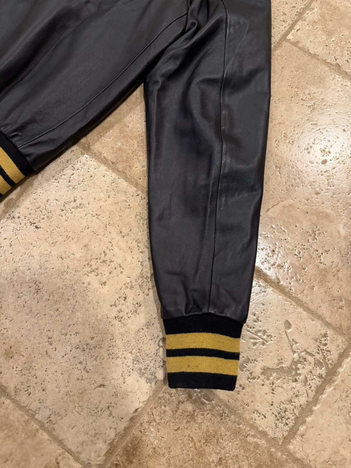 Gucci × MLB Gucci x MLB AW18 Pirates Black Leather Bomber Varsity Jacket Size US L / EU 52-54 / 3 - 14 Thumbnail