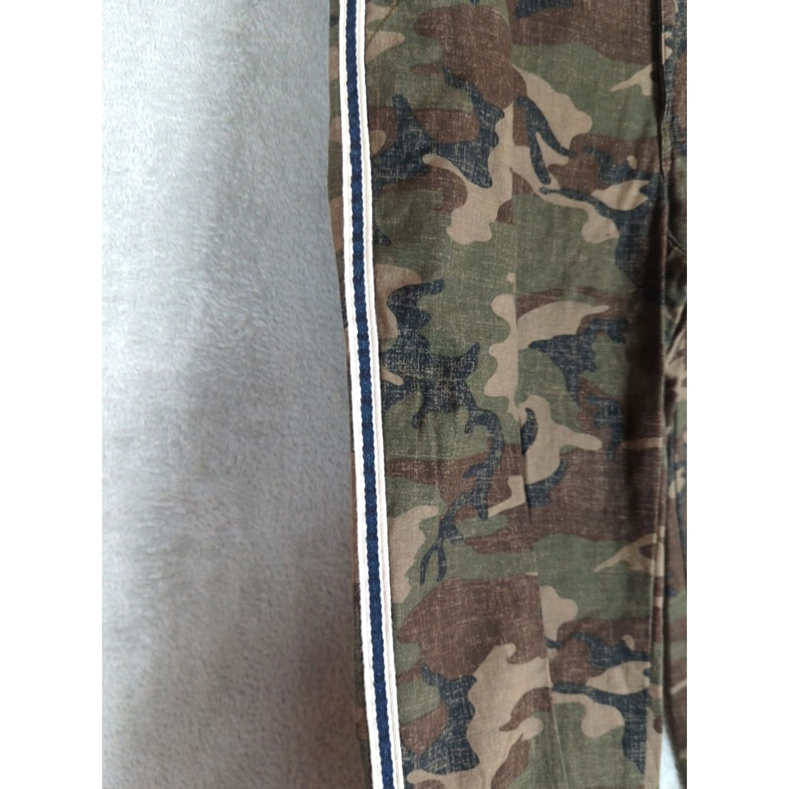 Abercrombie & Fitch Abercrombie & Fitch Annie High Rise Ankle Straight Camo Pants 26/2R Womens Regular Size 2 Green Camouflage Casual All Seasons Size 26" / US 2 / IT 38 - 3 Thumbnail