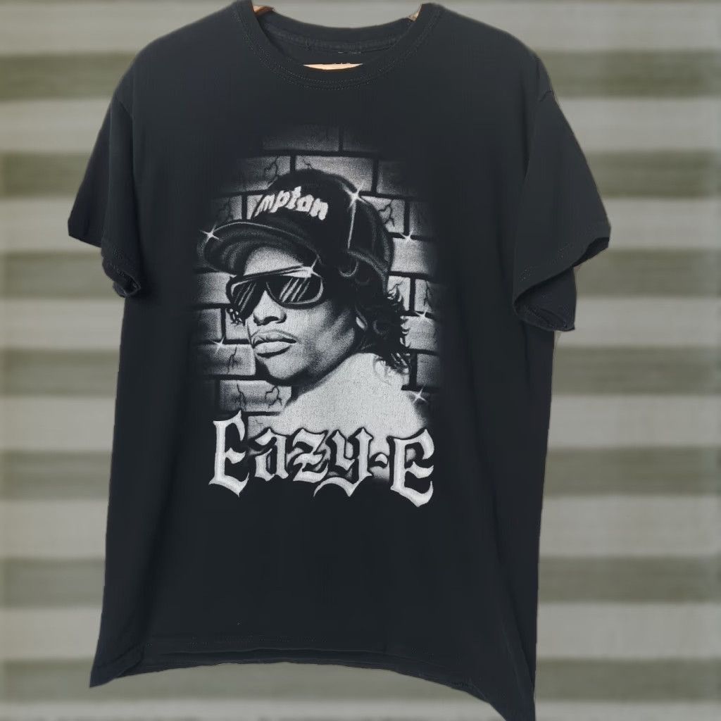 Vintage VINTAGE Eazy E Shirt L Airbrush Look Graphic NWA Compton Rap Music Spencers Black Size US L / EU 52-54 / 3 - 1 Thumbnail