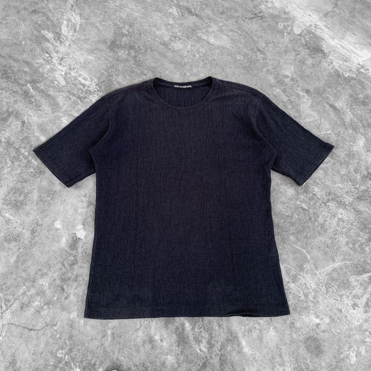 Issey Miyake Vintage Issey Miyake Men Ribbed Black Tshirt Size US M / EU 48-50 / 2 - 1 Thumbnail