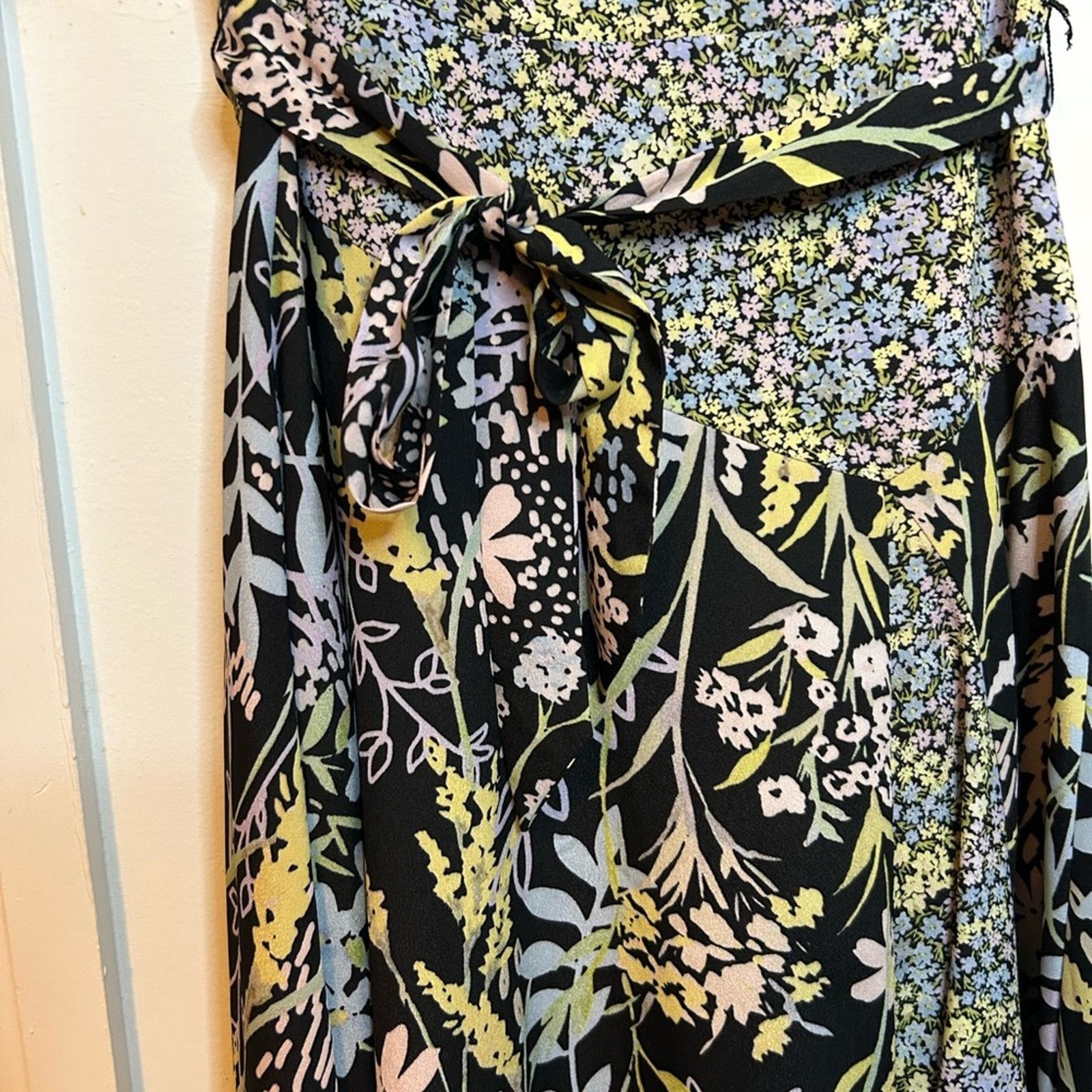 Calvin Klein Nwt Calvin Klein Floral Handkerchief Midi Dress Size XS / US 0-2 / IT 36-38 - 5 Thumbnail
