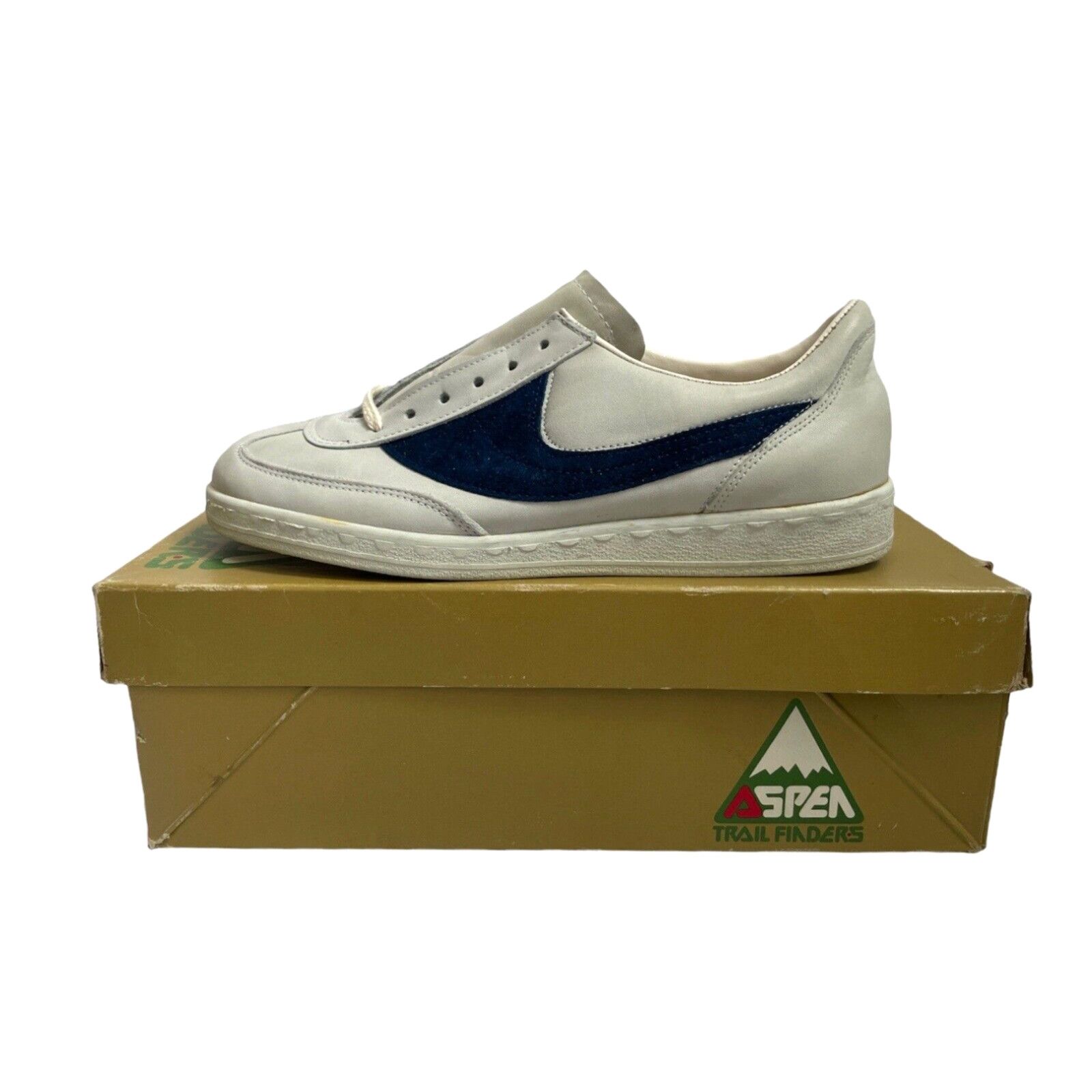 image of Vintage Aspen Low Top Trail Finders Sneakers Shoes Mens Size 8 Deadstock Nib 80's in White