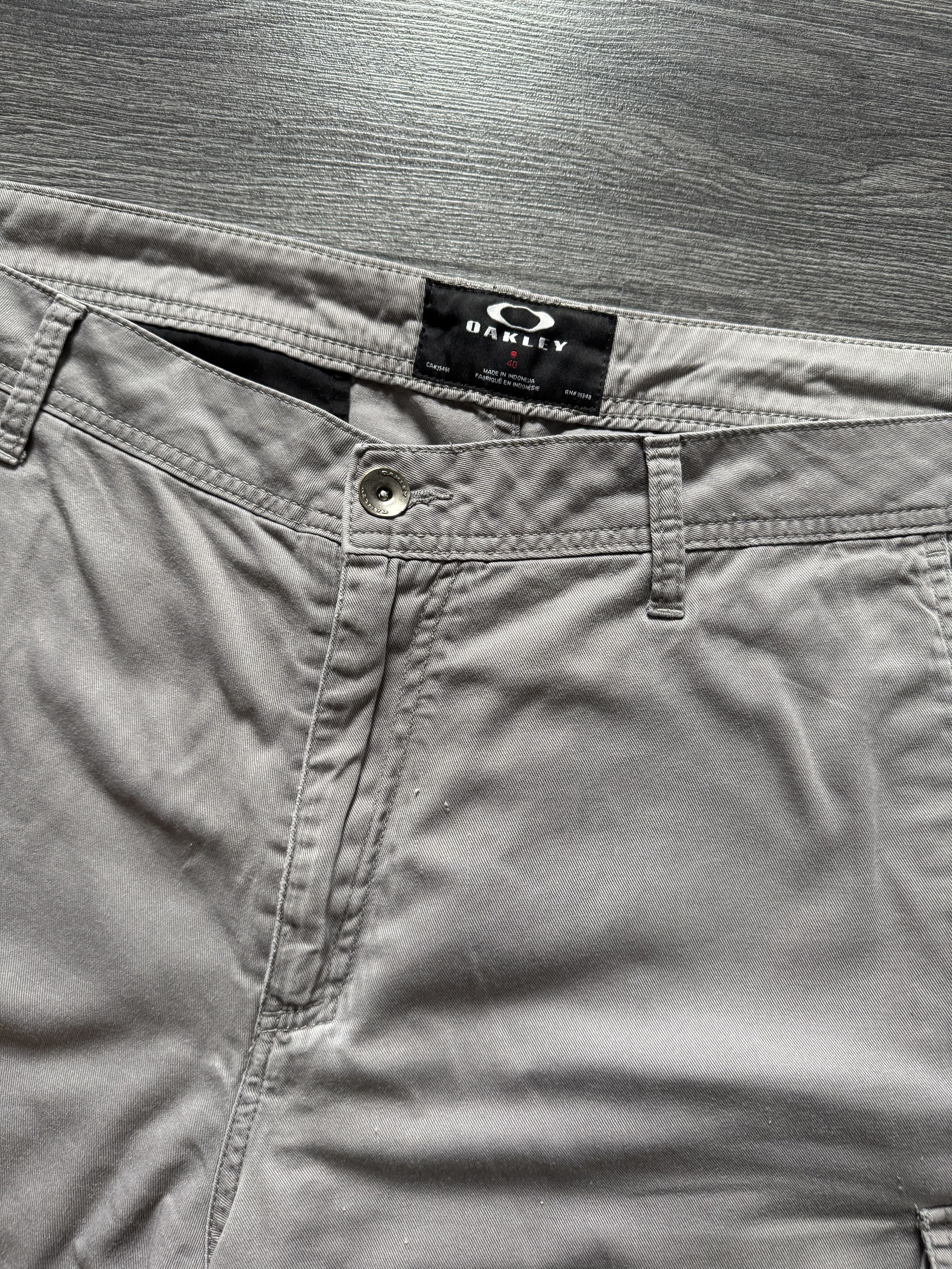 Oakley Y2K Vintage Oakley Cargo Shorts Size US 40 / EU 56 - 6 Thumbnail