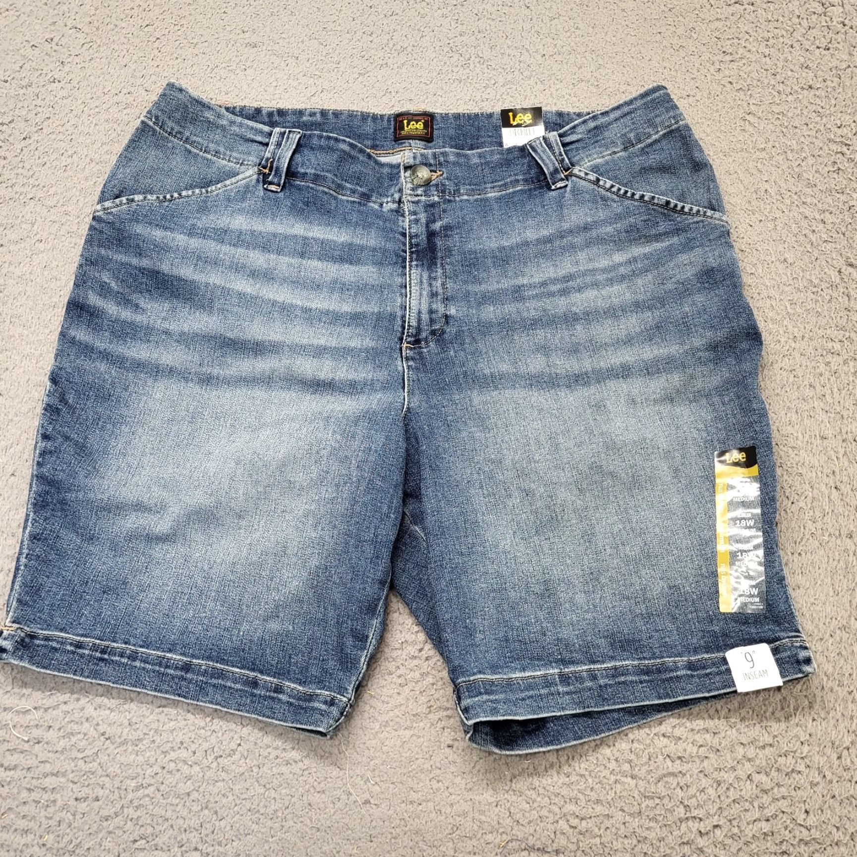 Lee Lee Bermuda Shorts Womens 18W Blue Denim NWT Legendary Style Medium Stretch Size 40" / US 18 - 2 Thumbnail