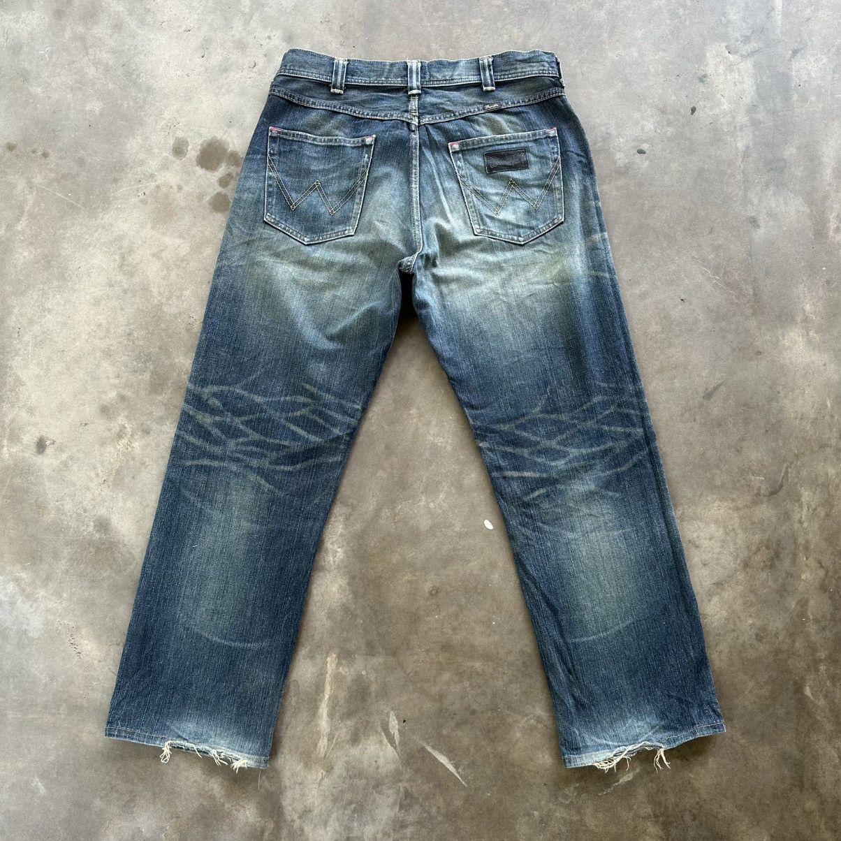 Japanese Brand Vintage Wrangler Distressed Faded Denim Jean Pant W33 Size US 33 - 9 Thumbnail