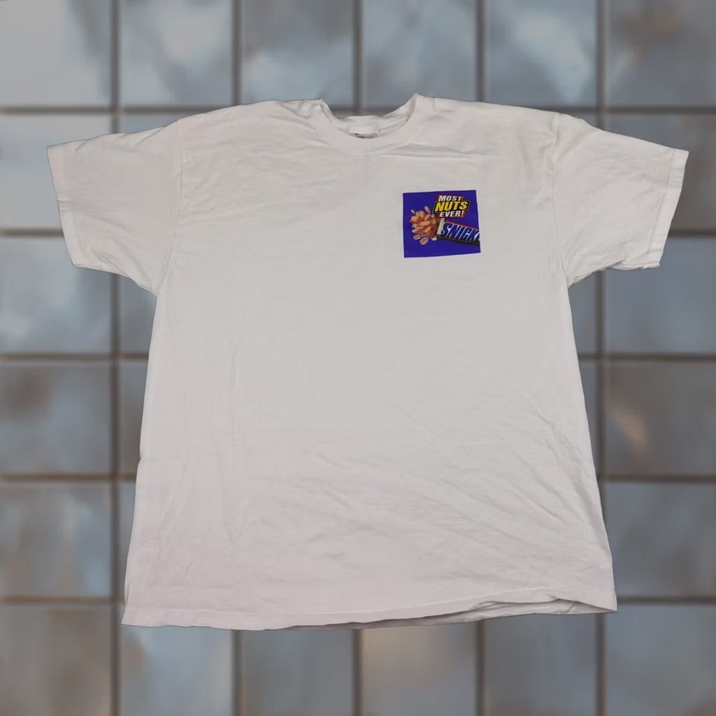 Hanes VINTAGE Hanes Snickers Shirt Mens XL White Graphic Print 90s Promo Tee Mens Size US XL / EU 56 / 4 - 1 Thumbnail