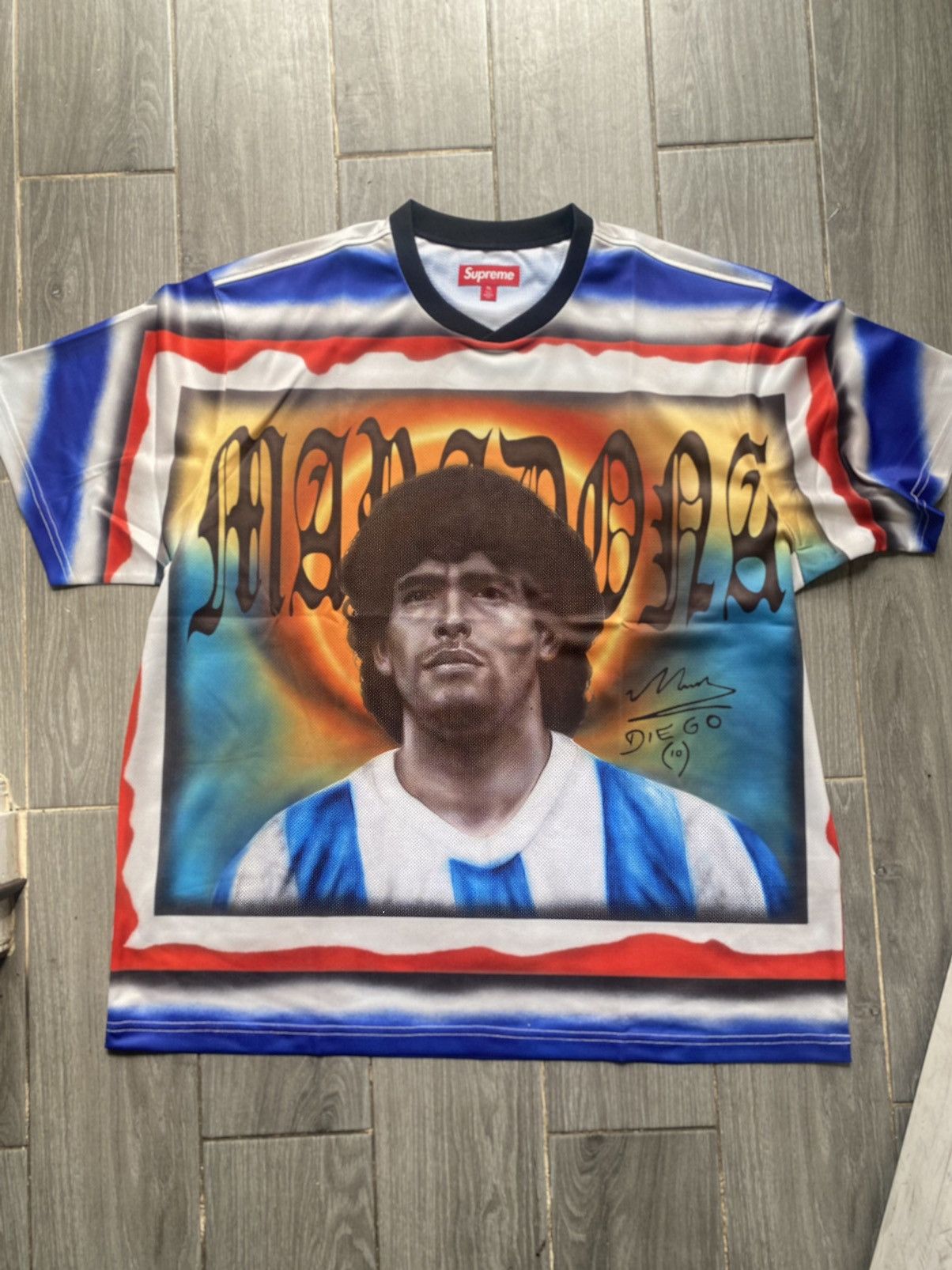 最新商品 【新品】Supreme Maradona Soccer Jersey シャツ | www ...
