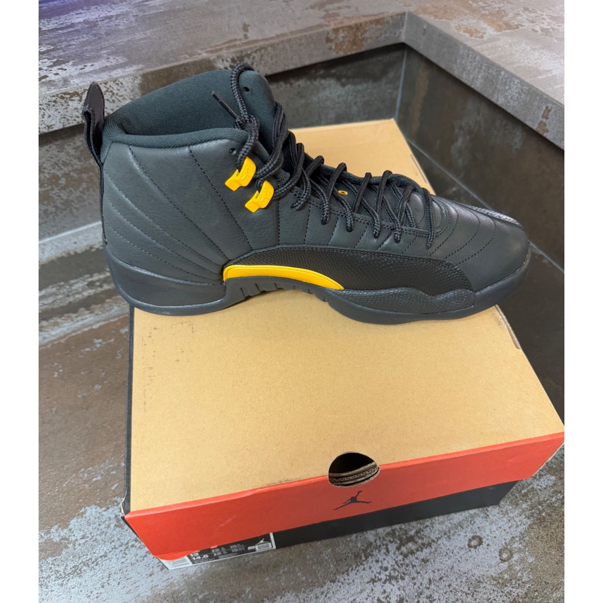 Jordan Brand Jordan 12 Retro Black Taxi Size 13- CT8013-071 Size US 13 / EU 46 - 6 Thumbnail