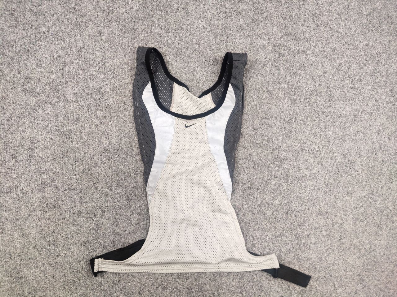 Nike Vintage Nike Running Vest Gray tones Reflective Y2K Style Size US M / EU 48-50 / 2 - 8 Thumbnail