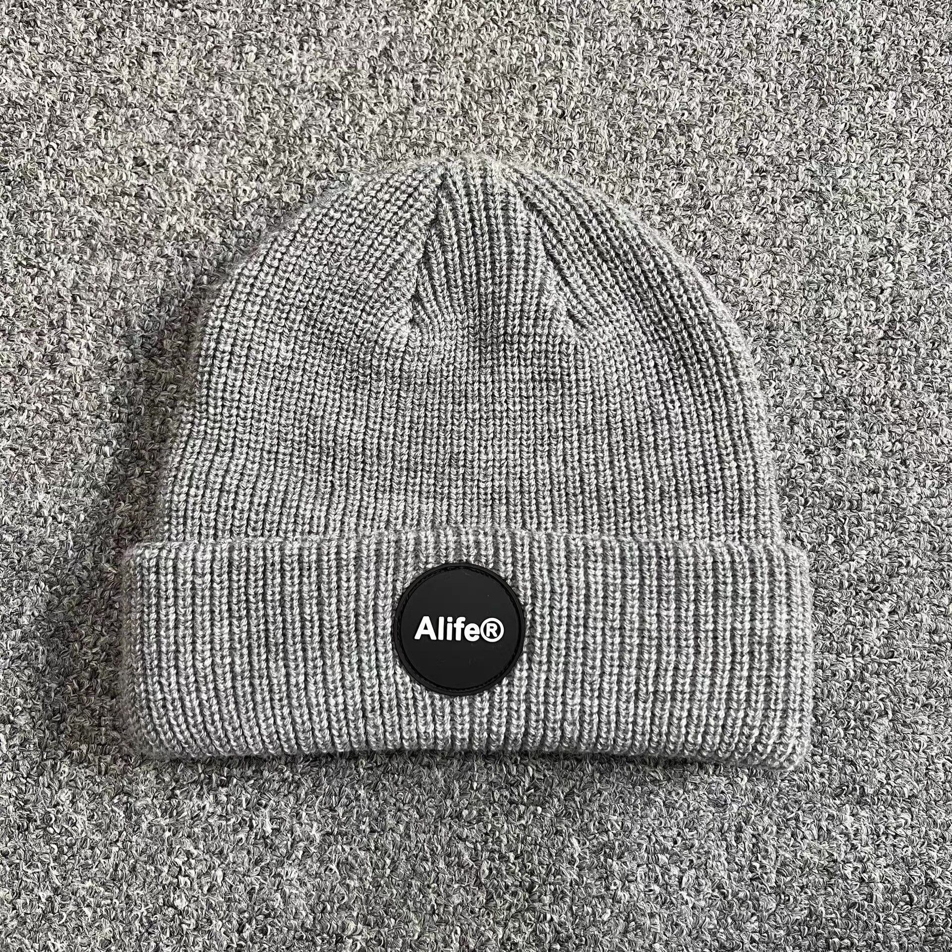 Alife Alife® Soft Rubber Patch Knitted Beanie Q7 Size ONE SIZE - 2 Thumbnail