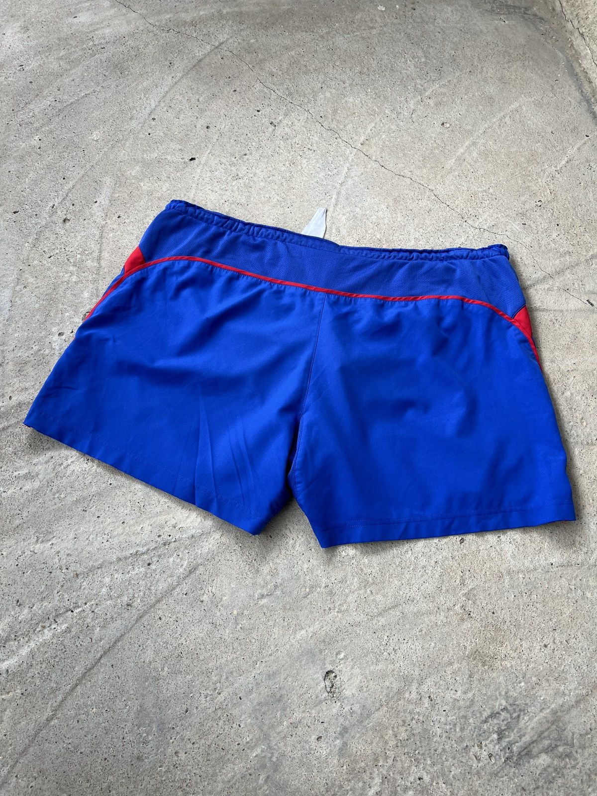 Nike Vintage Nike FC Basel Football Shorts Size US 36 / EU 52 - 5 Thumbnail