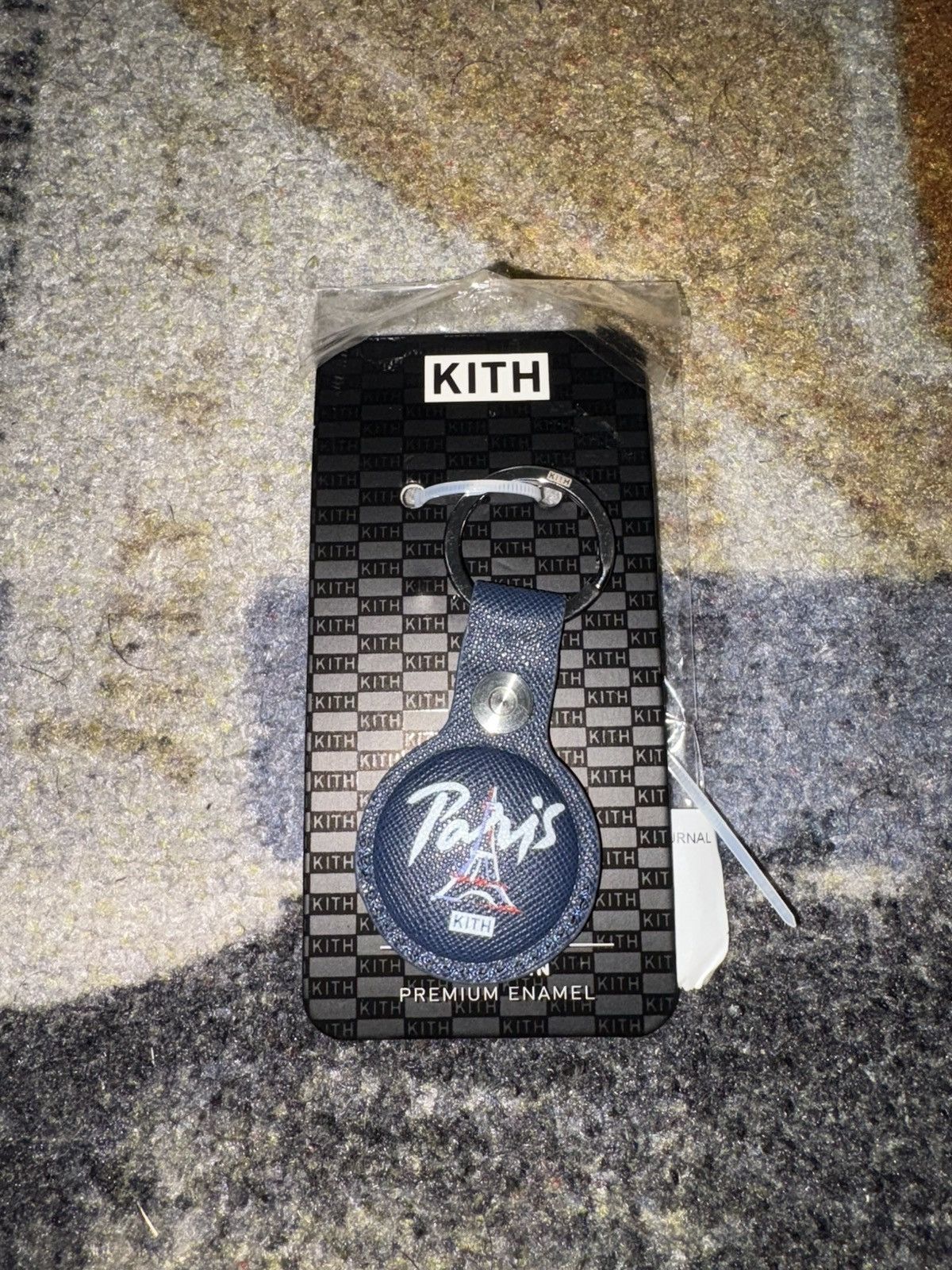 Kith Kith Paris Instore Exclusive Airtag Keychain Size ONE SIZE - 3 Thumbnail