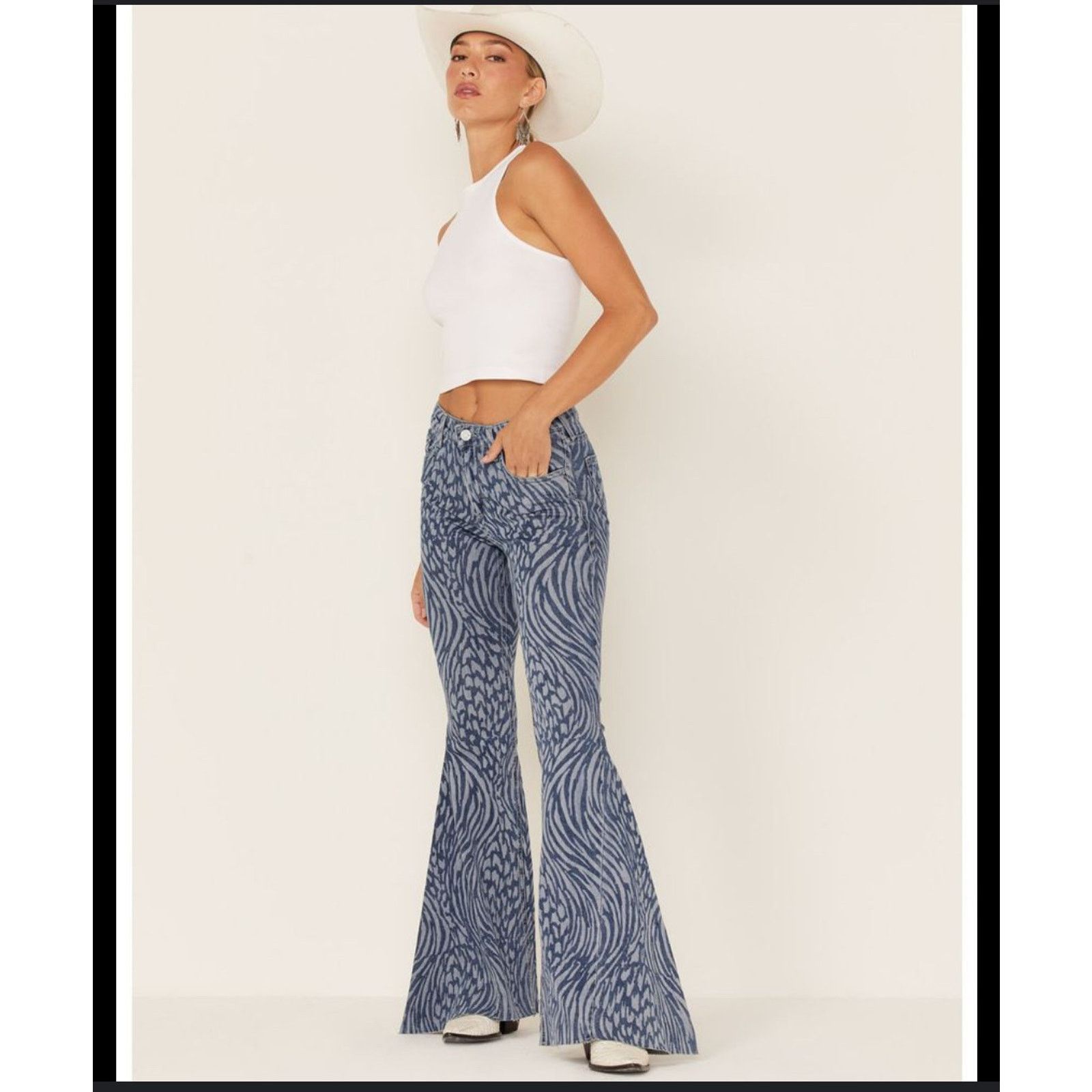 Wrangler ZOE ZEBRA WRANGLER FLARES raw hem high waisted size 28 Size 28" / US 6 / IT 42 - 1 Thumbnail