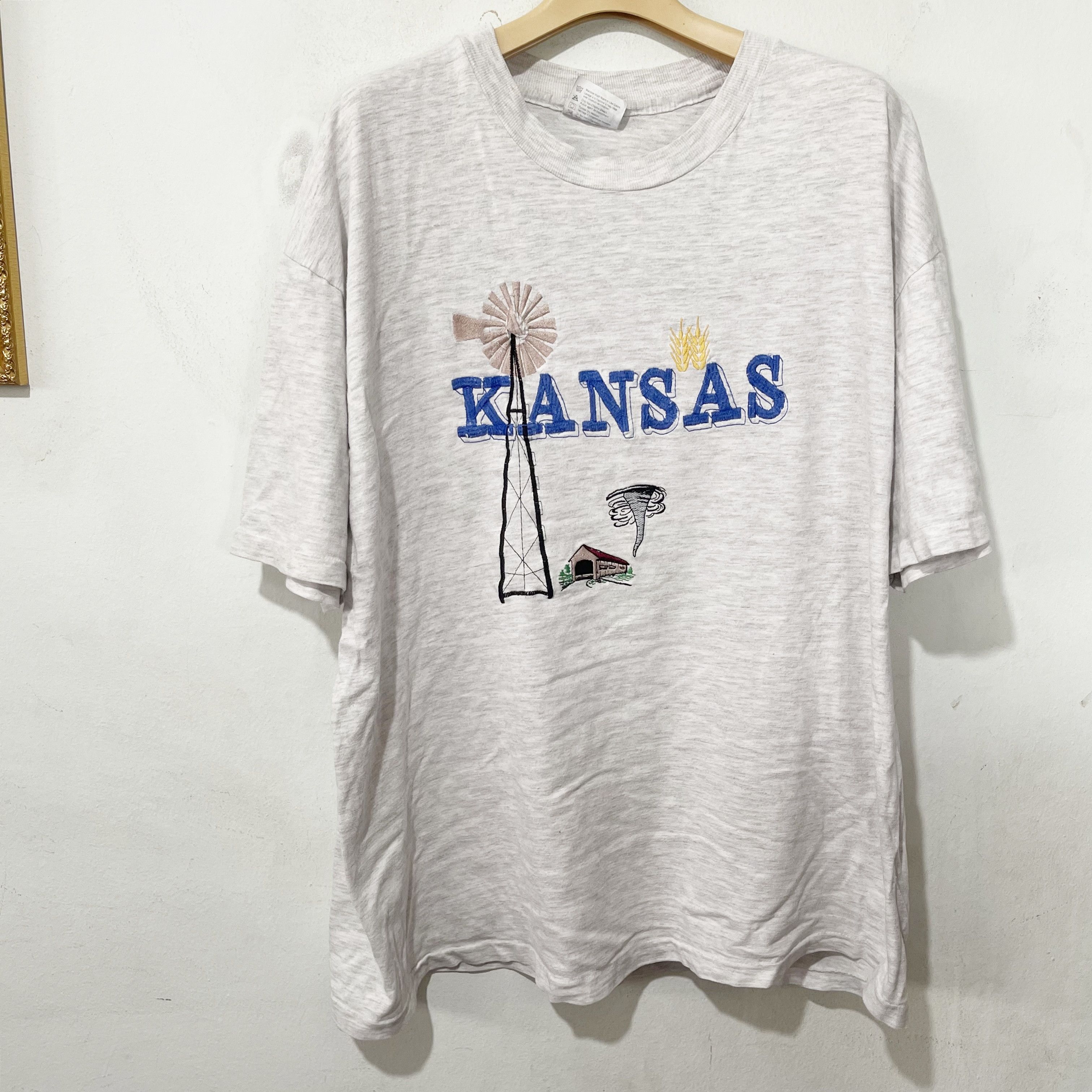 Vintage Vintage 90s Kansas T-Shirt Size US XL / EU 56 / 4 - 1 Thumbnail