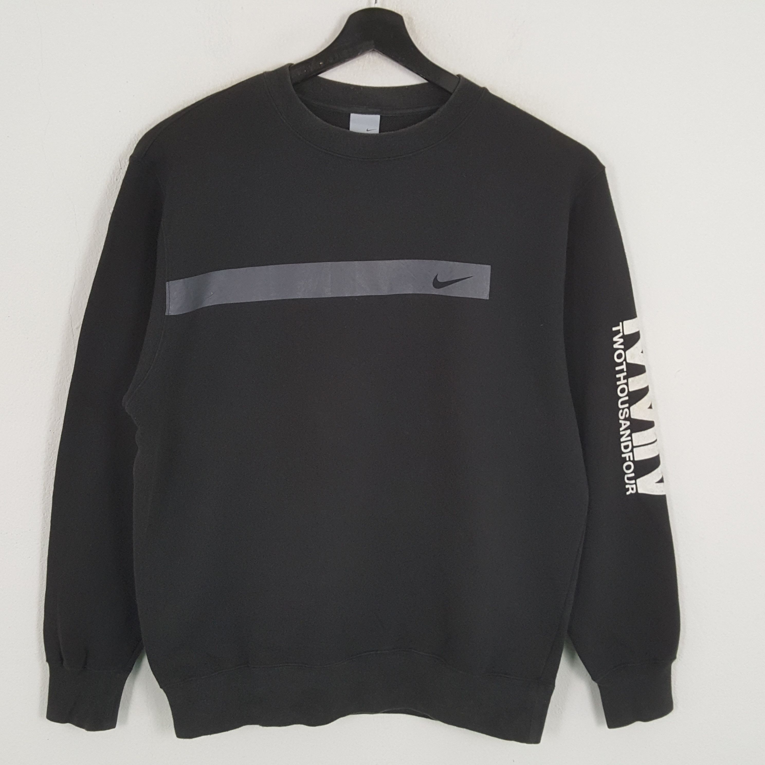 Nike × Vintage NIKE Small Logo Design Streetwear Style Sweatshirt Size US L / EU 52-54 / 3 - 1 Thumbnail