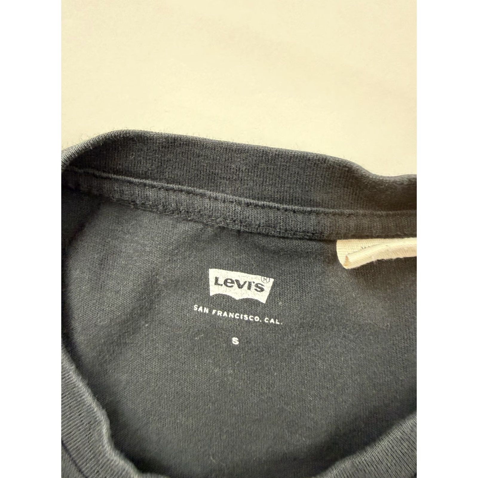 Levi's Levi's Shirt Mens Small Black Red Batwing Logo Graphic Crewneck Cotton Tee Size US S / EU 44-46 / 1 - 4 Thumbnail