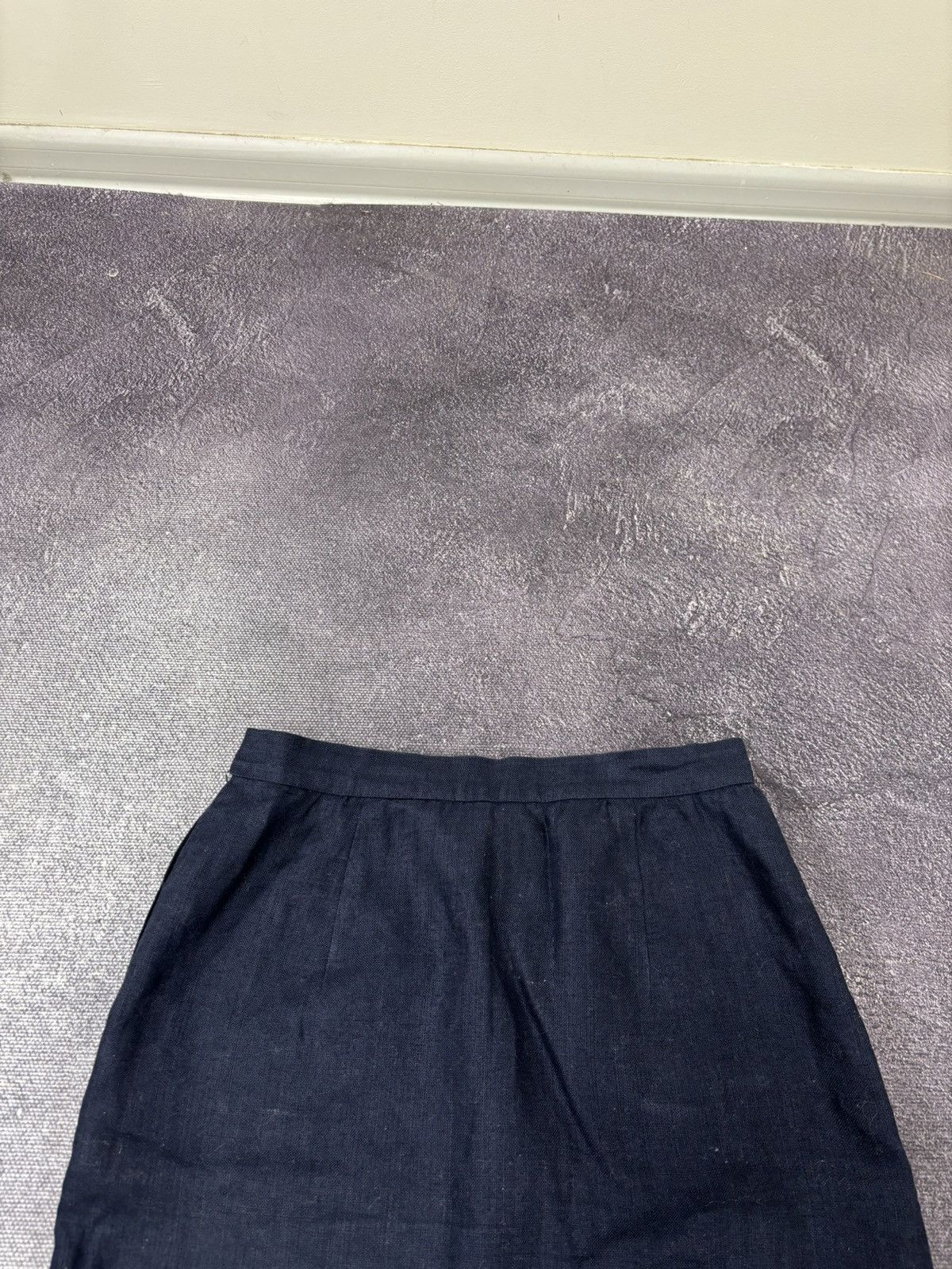 Valentino Vintage Valentino Women’s 90s Classic Luxury Midi Skirt Size 30" / US 8 / IT 44 - 16 Thumbnail