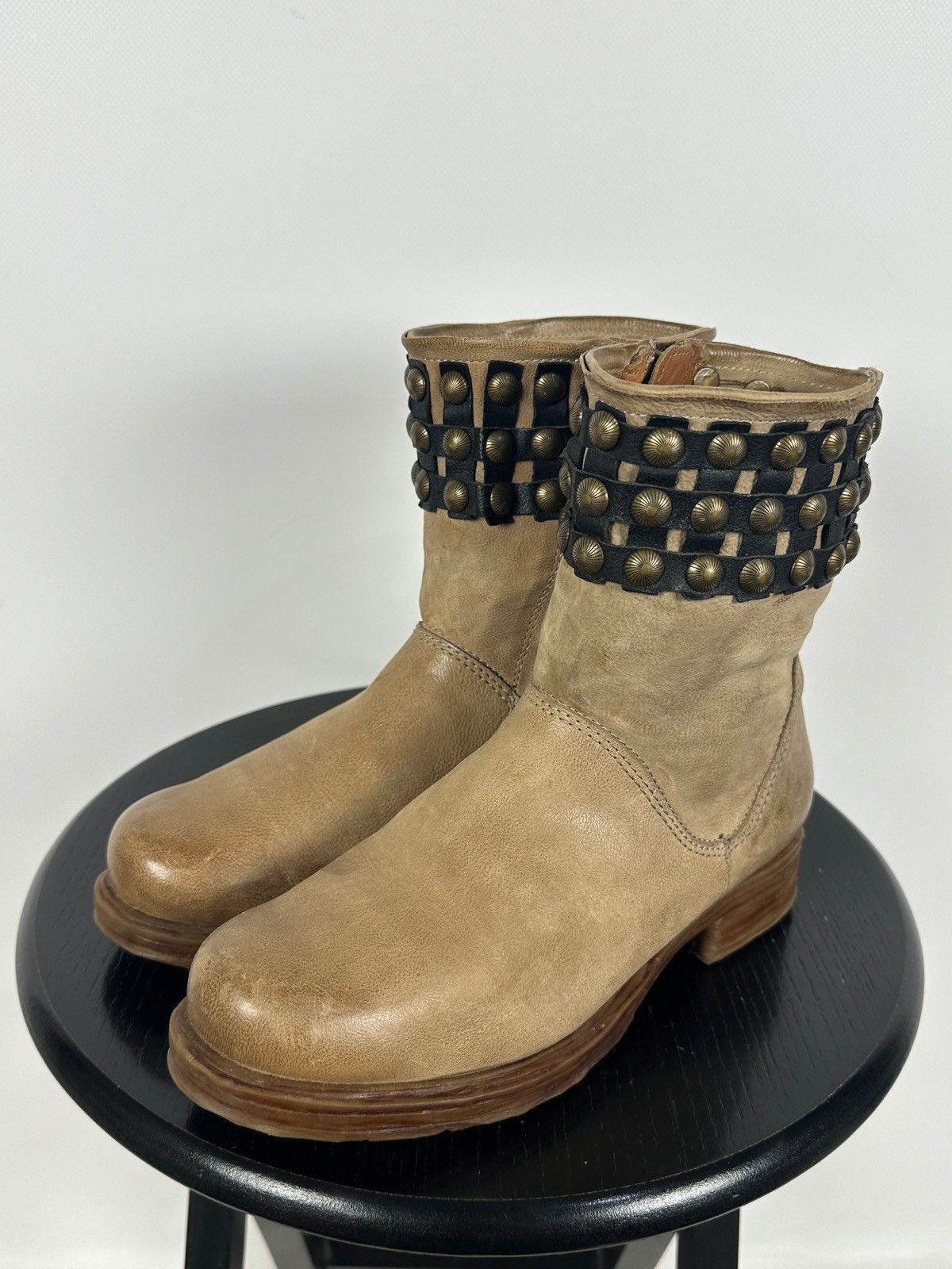 A.S.98 A.S.98. Airstep Beige Leather Studded Biker Ankle Boots Size US 7 / IT 37 - 7 Thumbnail