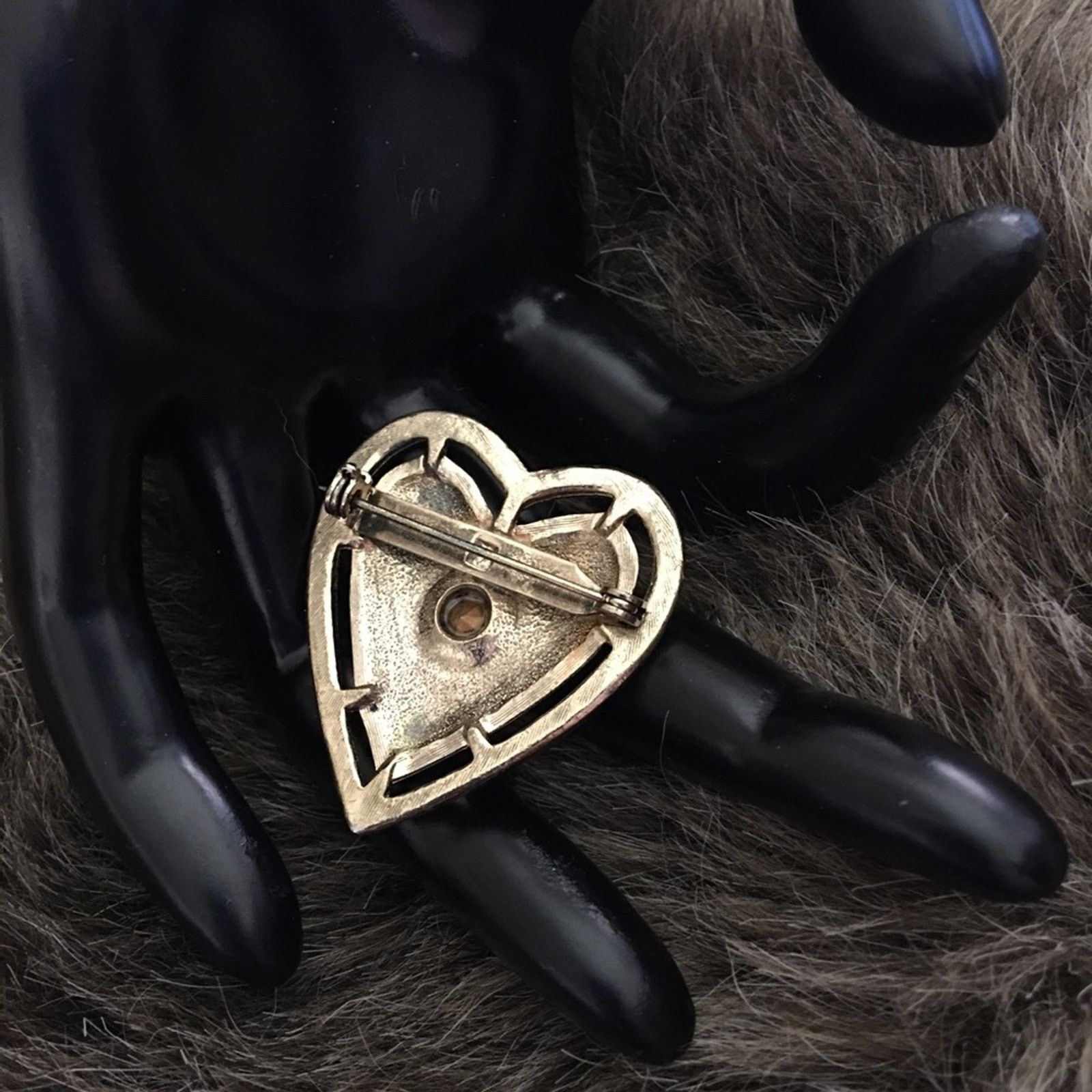 Vintage Vintage 80s gold tone heart stone center brooch Size ONE SIZE - 2 Thumbnail