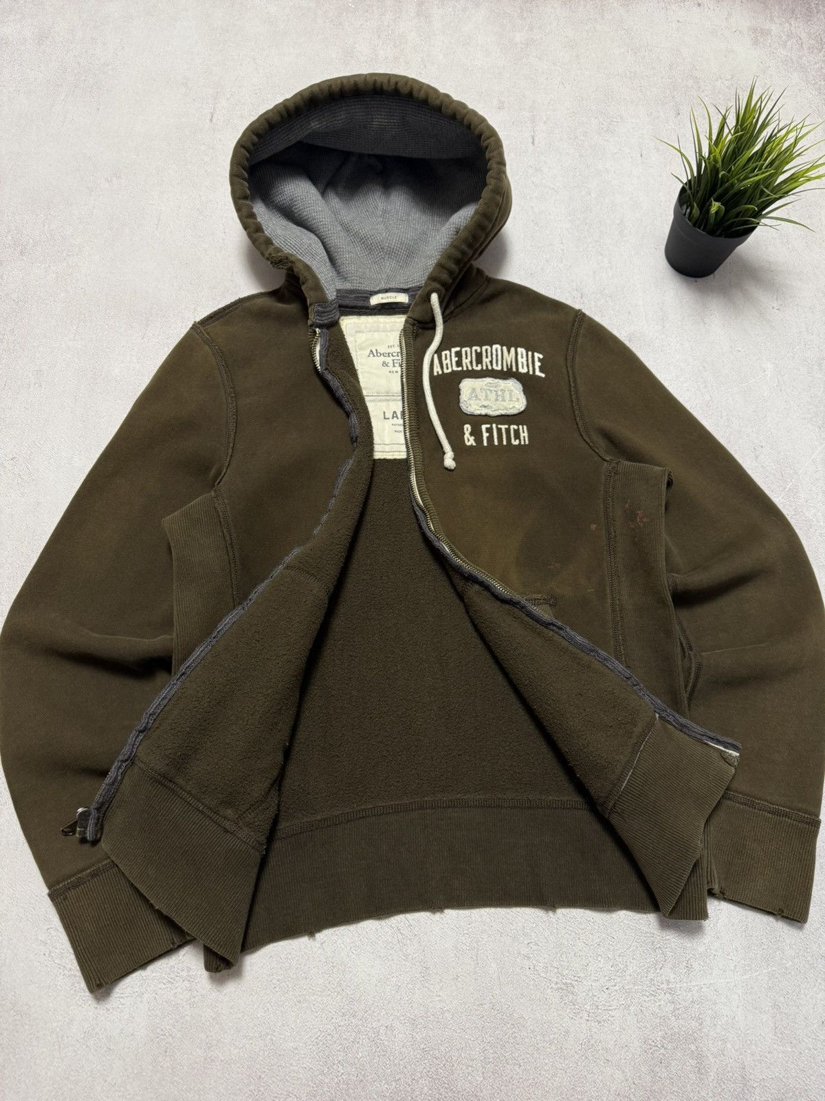 Abercrombie & Fitch Vintage Abercrombie Fitch Hoodie Big Logo Distressed Wash Size US L / EU 52-54 / 3 - 7 Thumbnail