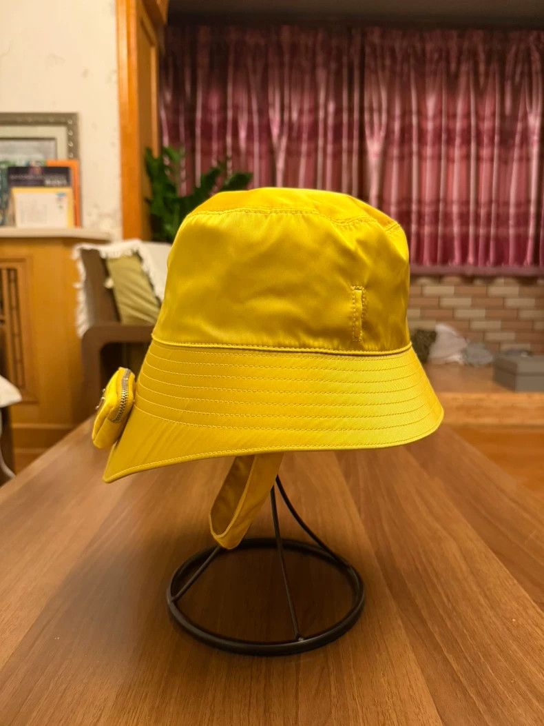 Prada prada 22 SS catwalk chicken yellow triangle fisherman hat 2 Size ONE SIZE - 2 Thumbnail
