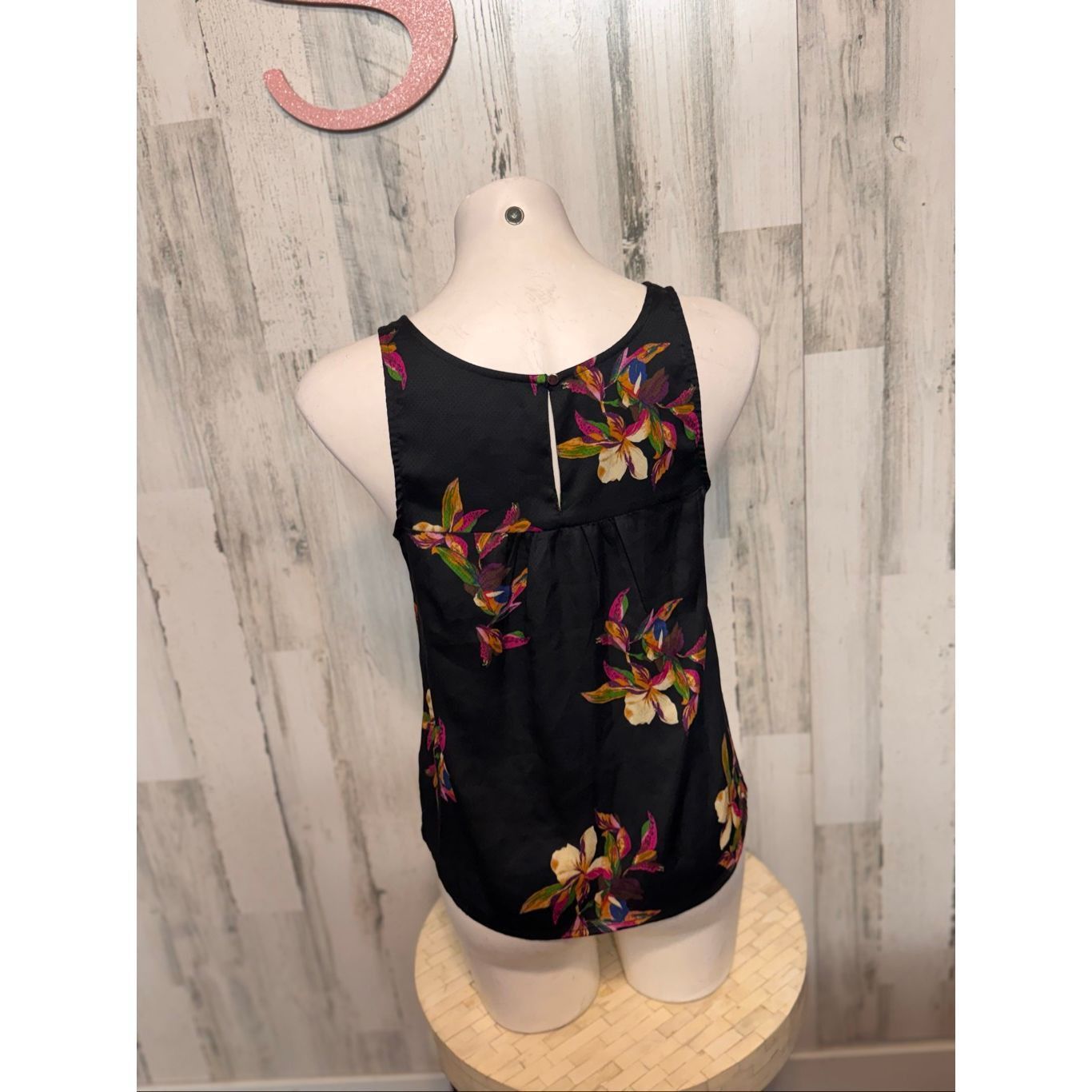 Other a.n.d New York Floral V-Neck Tank Top Women’s Small Black Sl Size S / US 4 / IT 40 - 3 Thumbnail