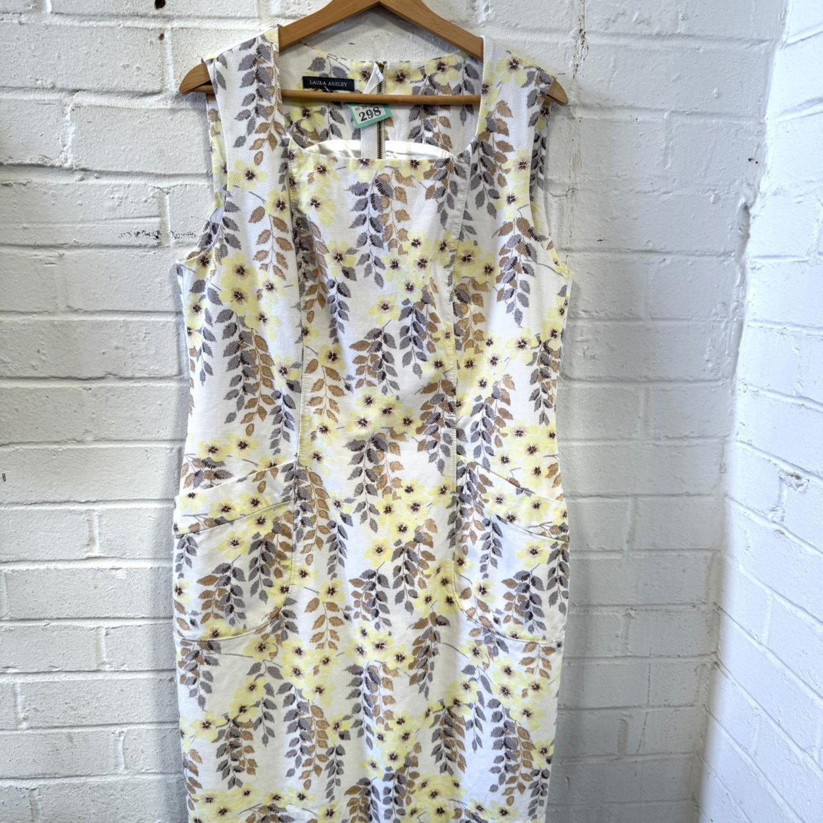 Other Women's Multi and White Dress Size XL / US 12-14 / IT 48-50 - 1 Thumbnail