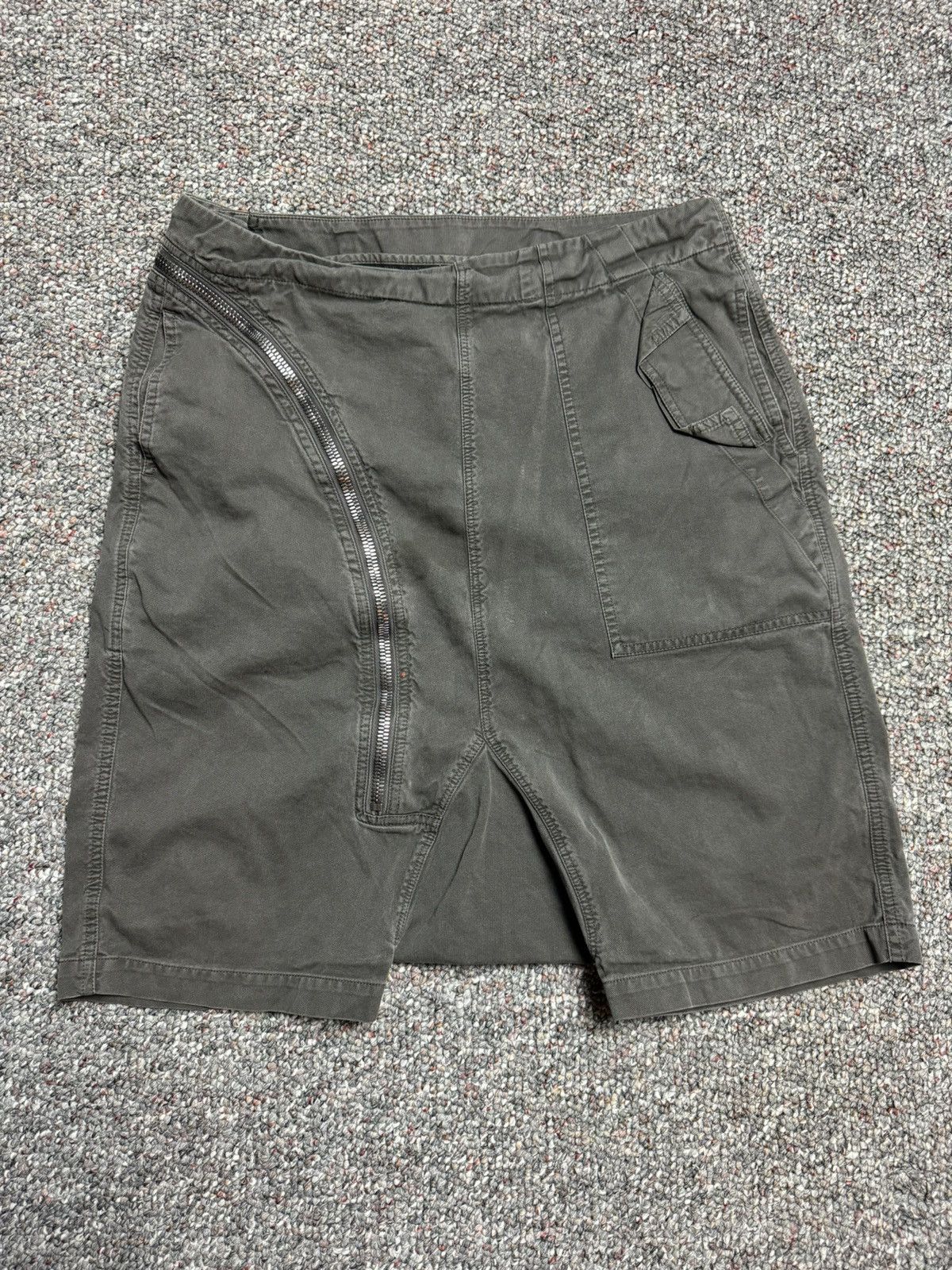 image of Rick Owens Drkshdw Drop Crotch Shorts in Green, Men's (Size 34)