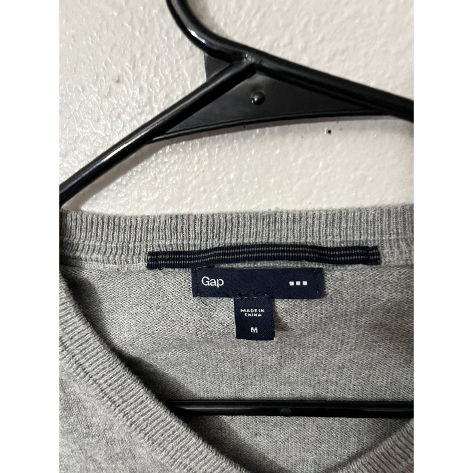 Gap Gap V-Neck Long Sleeve Pullover Sweater Women's Size M Gray Spring Cttn V Size M / US 6-8 / IT 42-44 - 3 Thumbnail