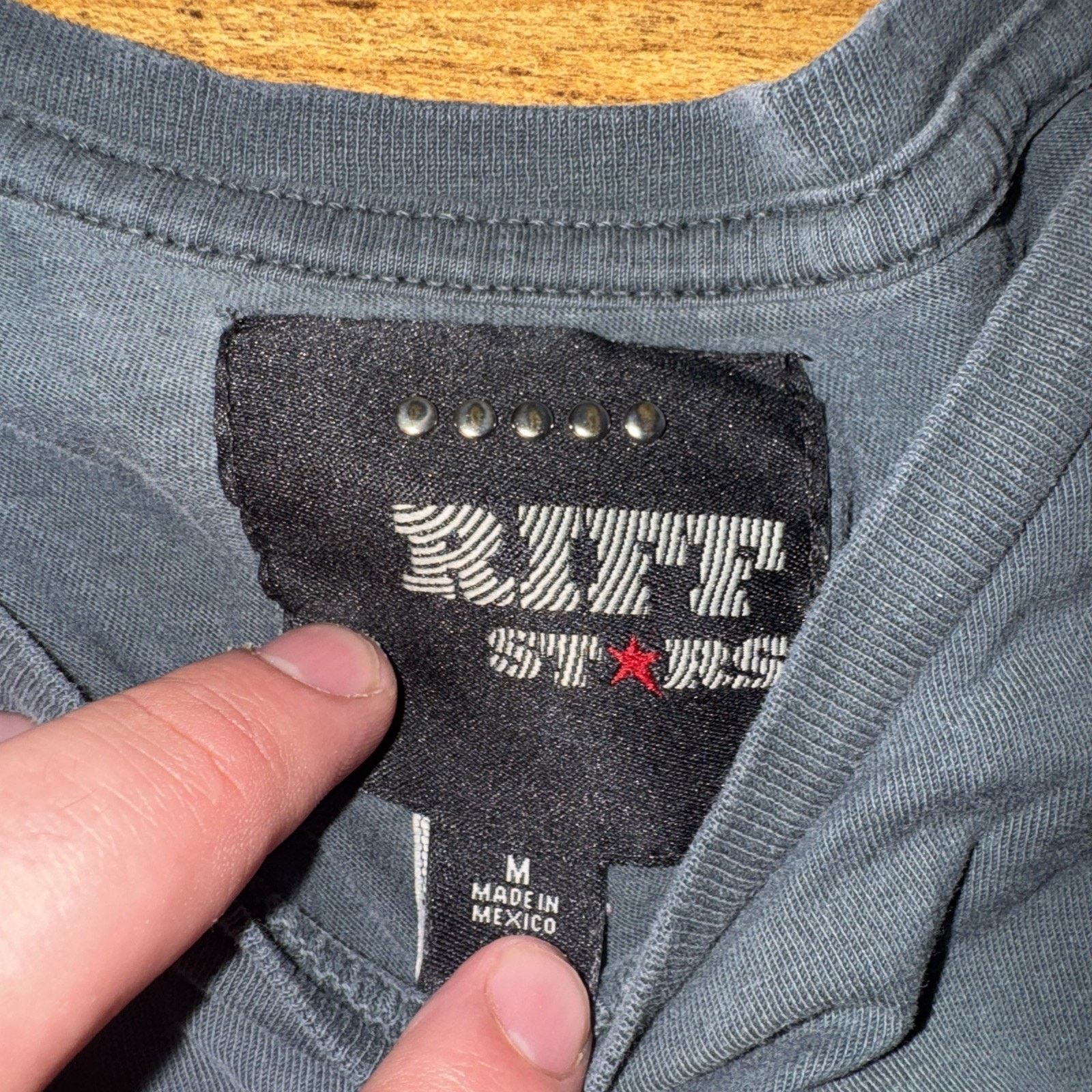 Vintage Riff Stars ZZ Top Band T-Shirt Med 24x23.5 Size US M / EU 48-50 / 2 - 3 Thumbnail