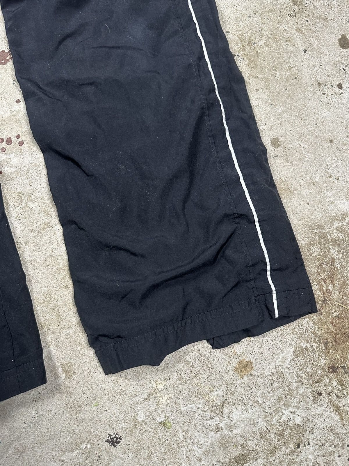 Nike Vintage Y2K Nike Baggy Black Track Pants Swoosh Size US 30 / EU 46 - 3 Thumbnail