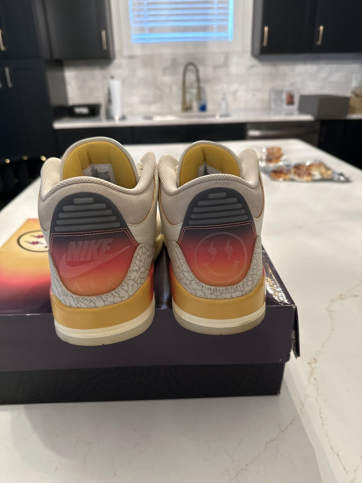 Jordan Brand Jay balvin 3s Size US 11.5 / EU 44-45 - 4 Thumbnail