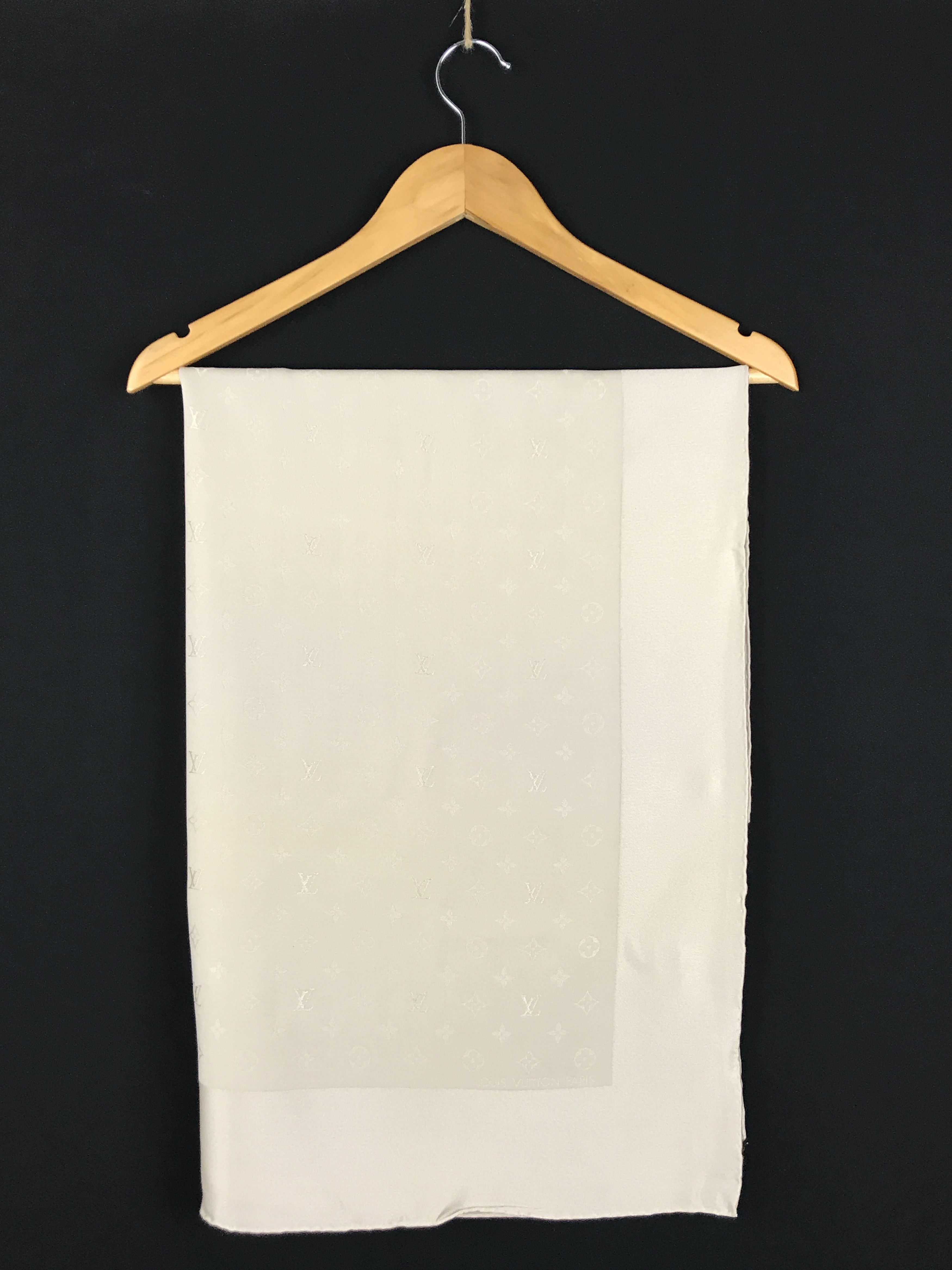 Louis Vuitton Louis Vuitton Monogram Silk Scarf Size ONE SIZE - 4 Thumbnail
