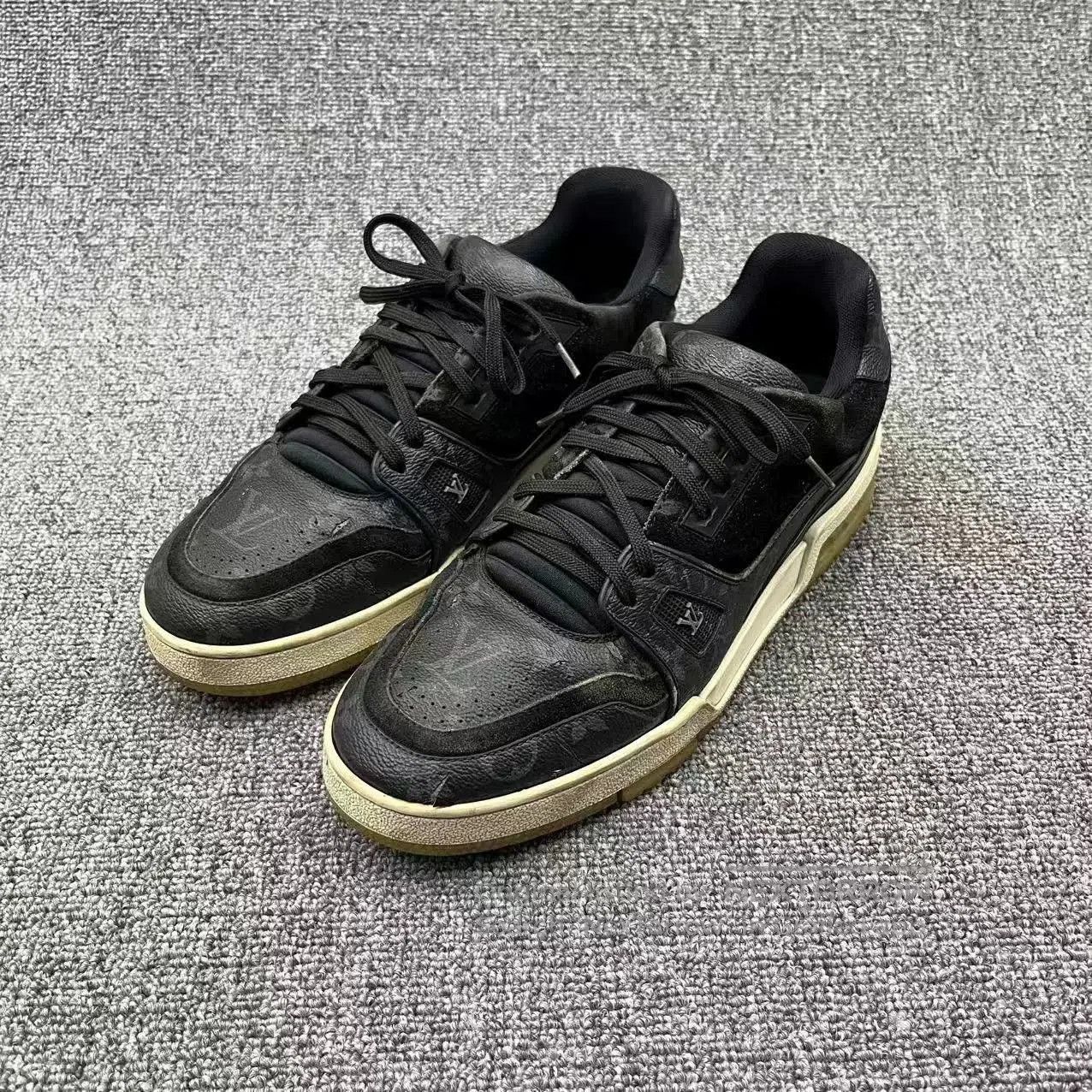 Louis Vuitton louis vuitton black monogram trainer sneakers. Size US 9 / EU 42 - 1 Thumbnail
