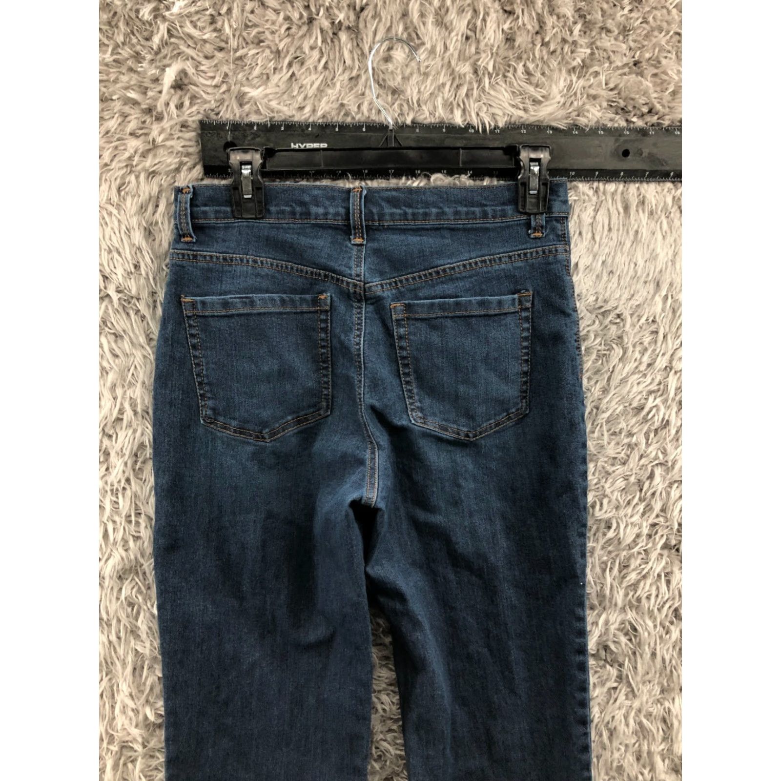 Gloria Vanderbilt Gloria Vanderbilt Amanda Jeans Size 6 Womens Medium Blue Denim Straight 5-Pocket Regular Waist 28 Inseam 28 in Model Gloria Vanderbilt Size 28" / US 6 / IT 42 - 6 Thumbnail