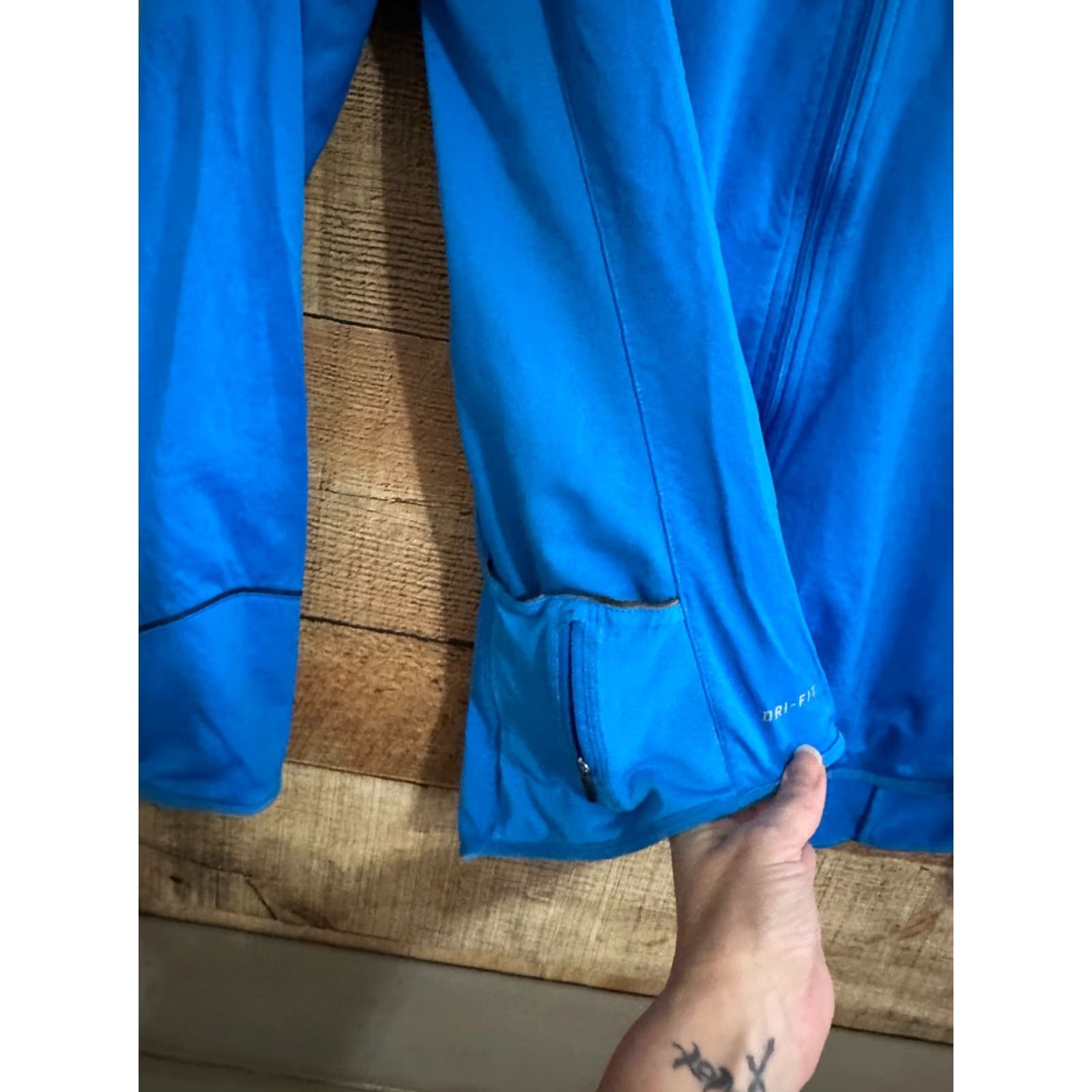 Nike **Nike Dri Fit Jacket Womens Large Blue Full Zip Thumb Holes Running Yoga** User: **Blue Nike Dri Fit Womens Large Full Zip Jacket Running Yoga** Size L / US 10 / IT 46 - 2 Thumbnail