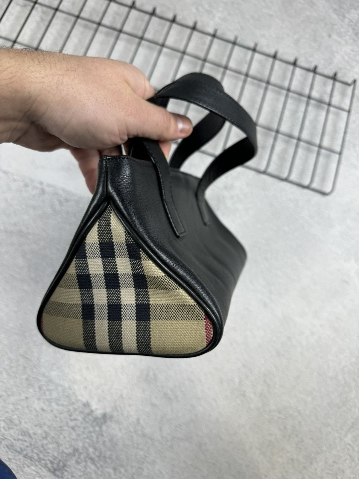 Burberry × Vintage Rare Burberry Leather vintage horn toggle small bag Size ONE SIZE - 7 Thumbnail