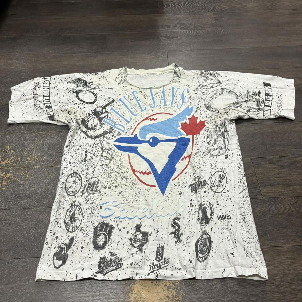 Designer Vintage Toronto Blue Jays All Over Print T Shirt 1992 Medium Size US M / EU 48-50 / 2 - 5 Thumbnail