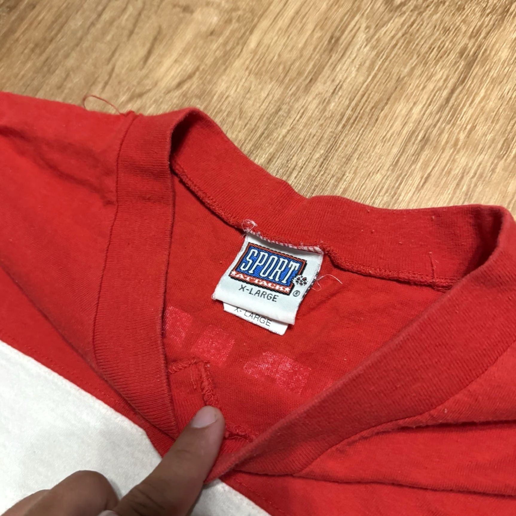 Red Wing VINTAGE Sport Attack Steve Yzerman Detroit Red Wings Shirt Mens XL Red White Mens Shirts Red White VTG Sports Tee Flaws Size US XL / EU 56 / 4 - 3 Thumbnail