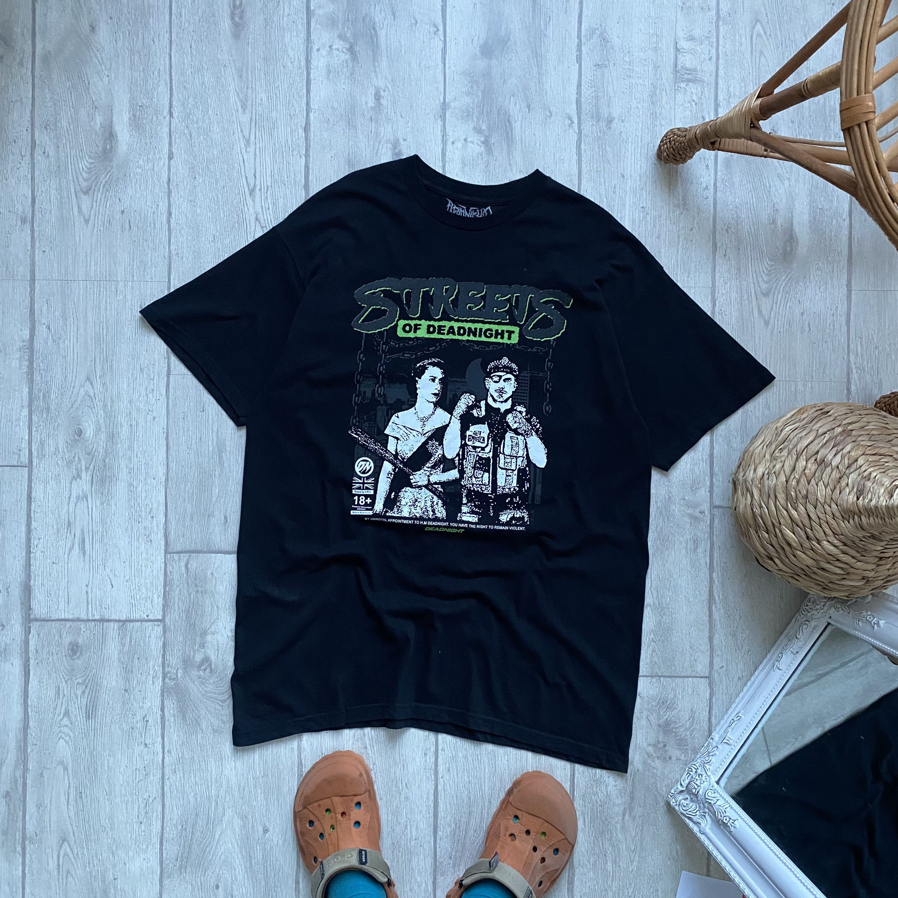 Rap Tees 🥊 Streets of Deadnight Queen Elizabeth Police art print tee Size US XL / EU 56 / 4 - 1 Thumbnail