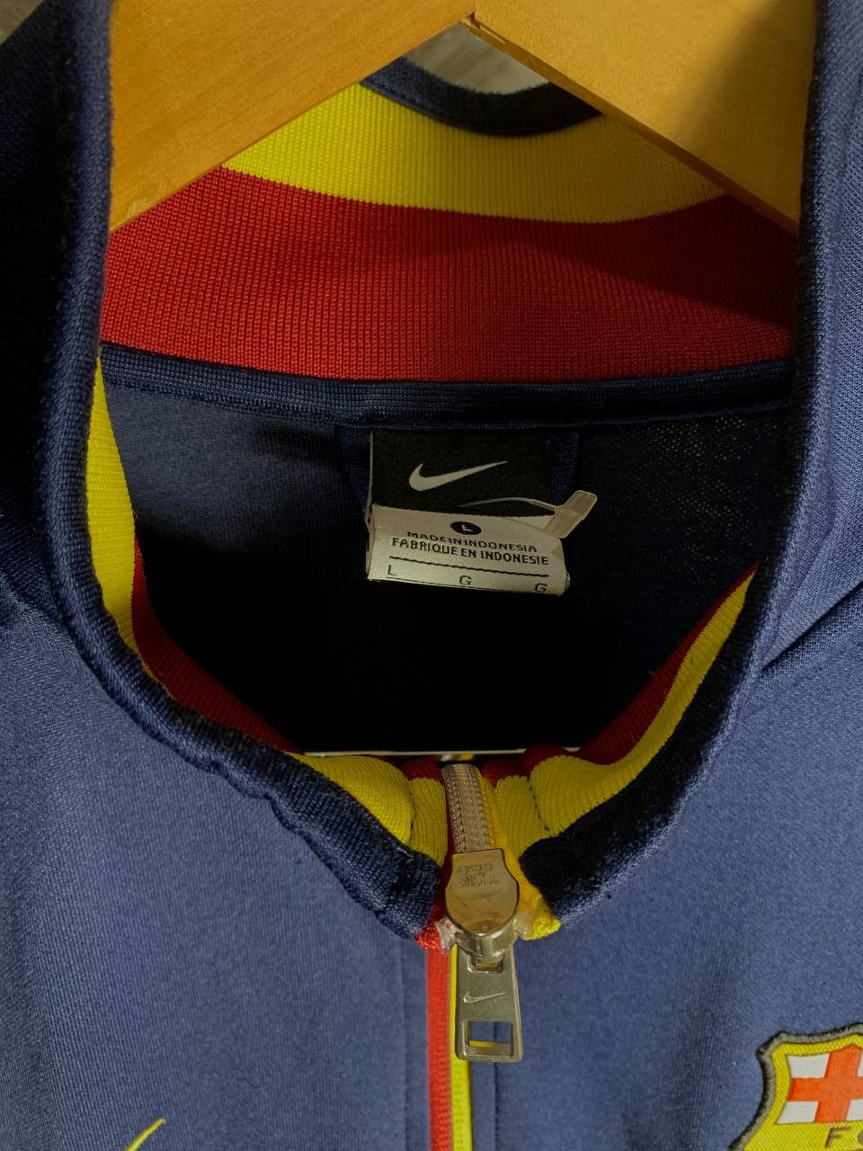 Nike Vintage Nike FC Barcelona Spain Soccer Jacket Retro Y2K Size US L / EU 52-54 / 3 - 5 Thumbnail