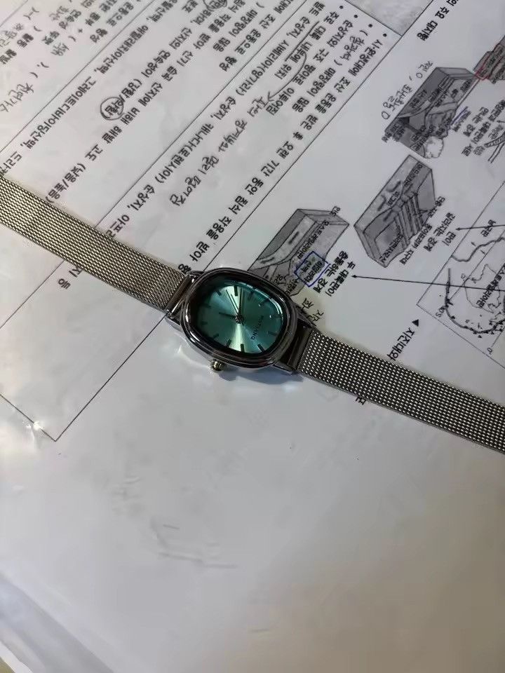 Jewelry Elegant silver vintage style watch Size ONE SIZE - 1 Thumbnail
