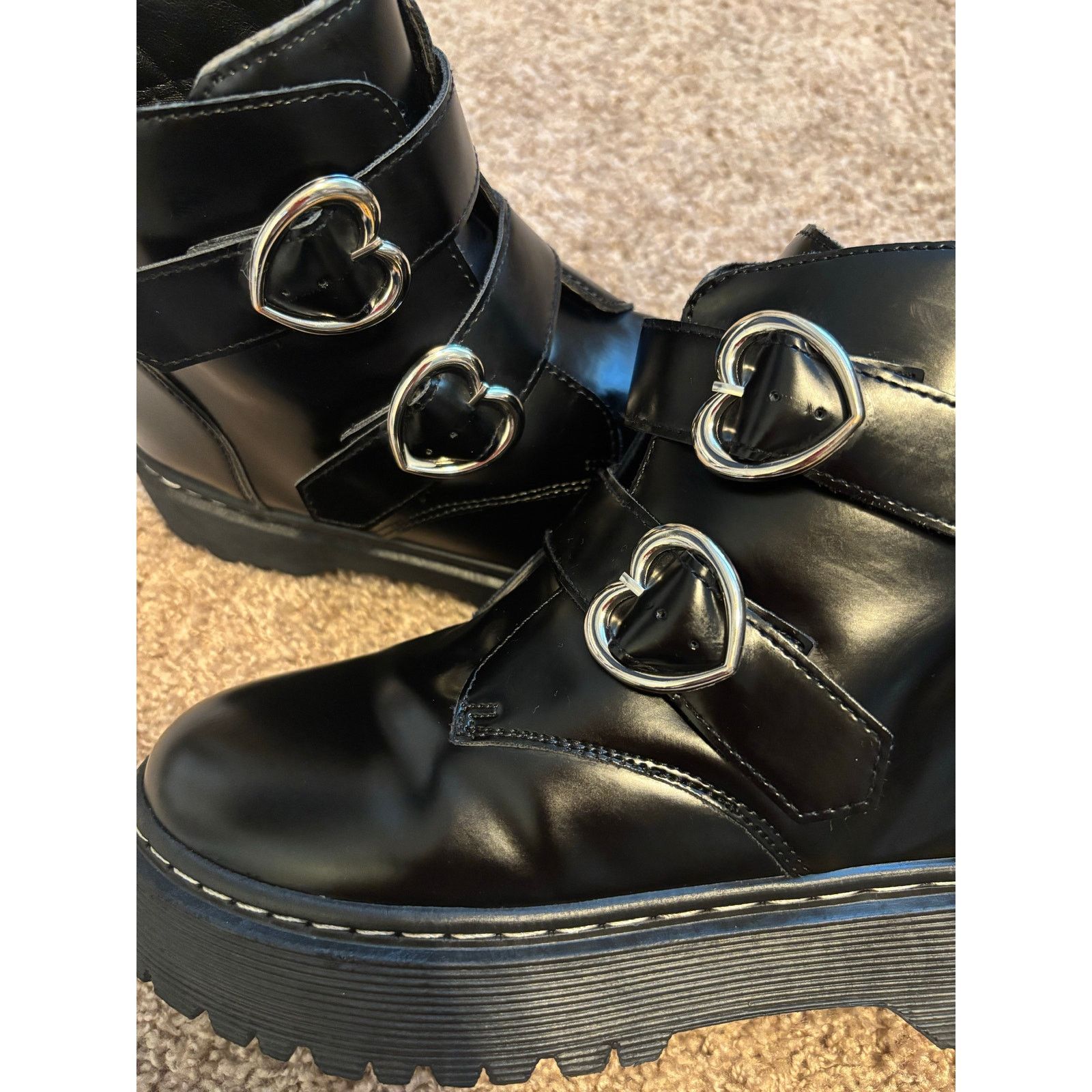 The Unbranded Brand Heart Buckle Combat Boots Size 8 Size US 8 / IT 38 - 2 Thumbnail