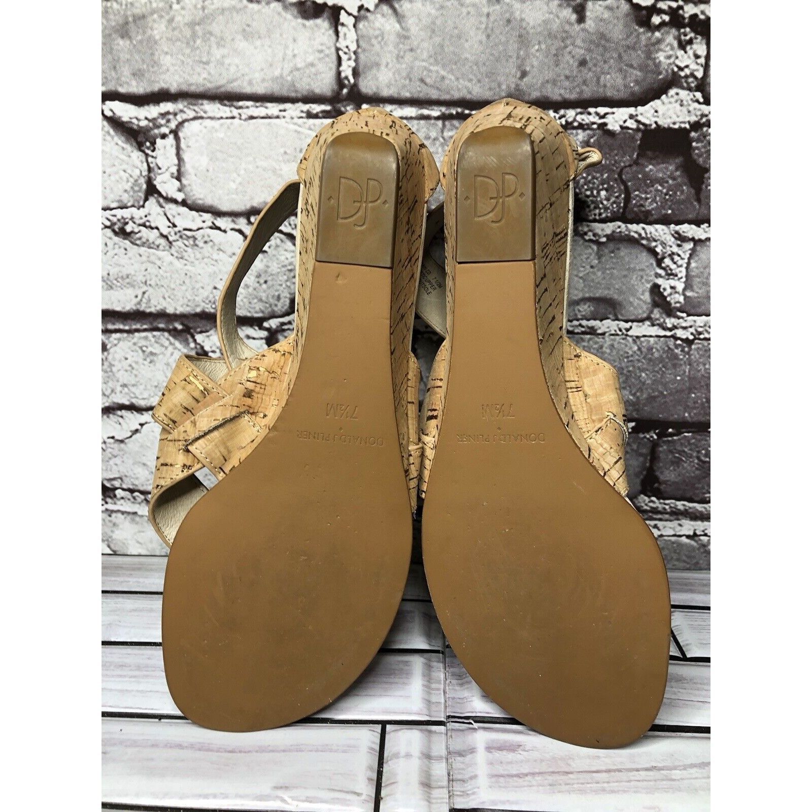 Donald Pliner Donald Pliner Deann Tan Cork Wedge Back Zipper Sandals Women Size US 7.5 / IT 37.5 - 7 Thumbnail