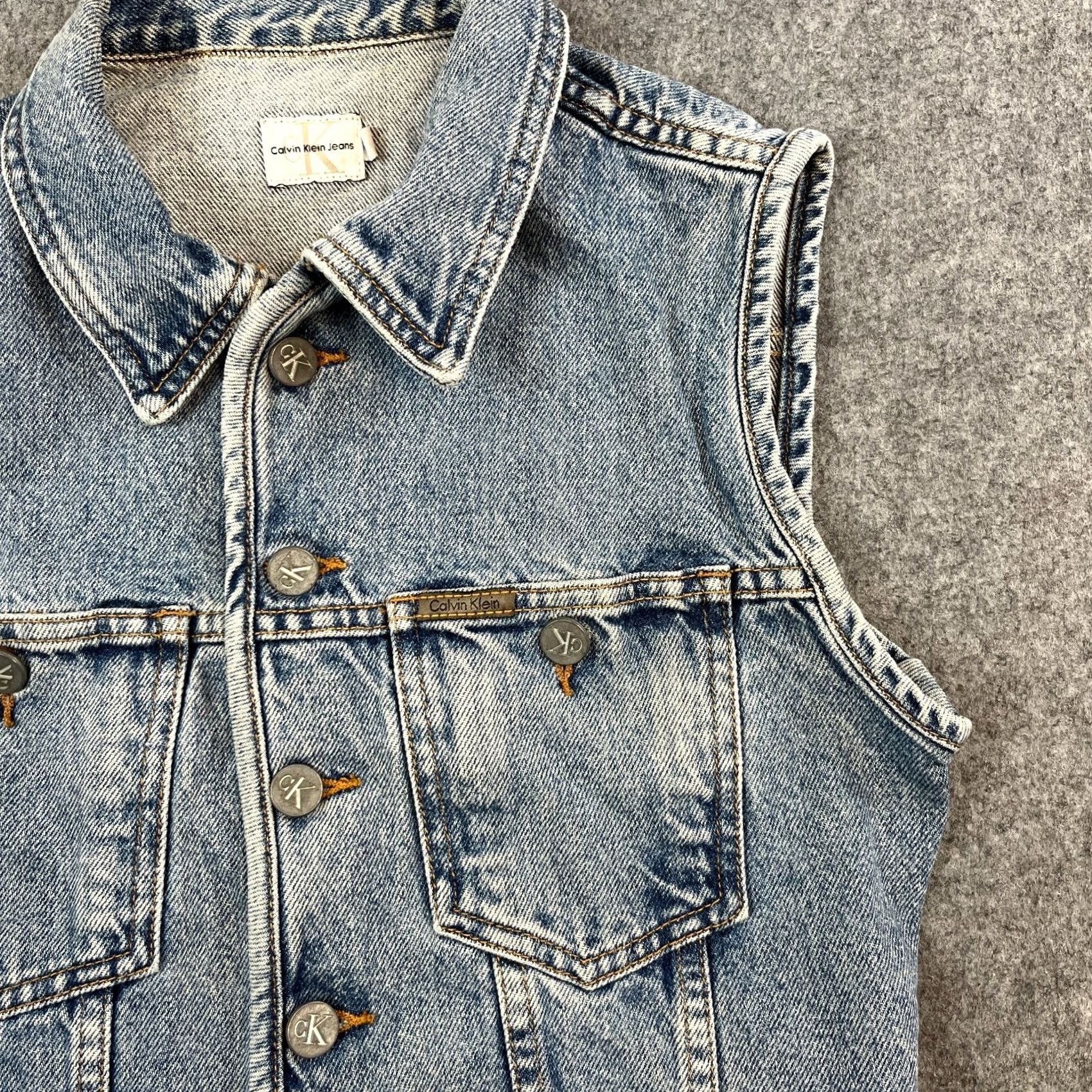 Calvin Klein Calvin Klein Womens Denim Vest Jacket Small UK 6-8 Blue Vintage Y2K 90s Denim Vest Jacket Blue Womens Small UK 6-8 Vintage 90s CK Shirt/Coat? Size S / US 4 / IT 40 - 6 Thumbnail