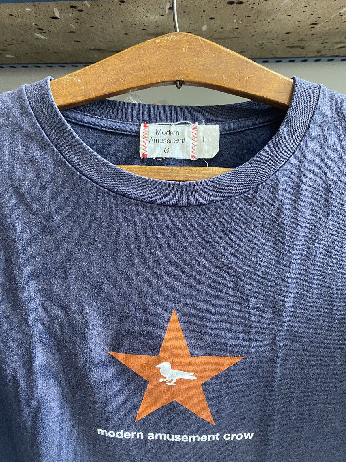 Edition Japan MODERN AMUSEMENT TSHIRT Size US L / EU 52-54 / 3 - 3 Thumbnail