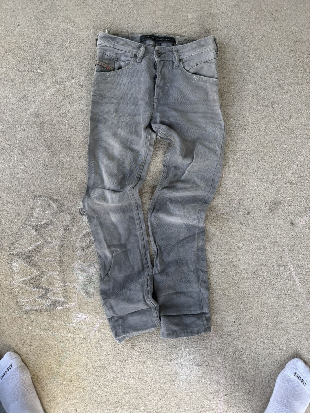 Diesel Diesel Belther 0818v Wash Regular Slim Tapered Denim Jeans Size US 26 / EU 42 - 1 Thumbnail